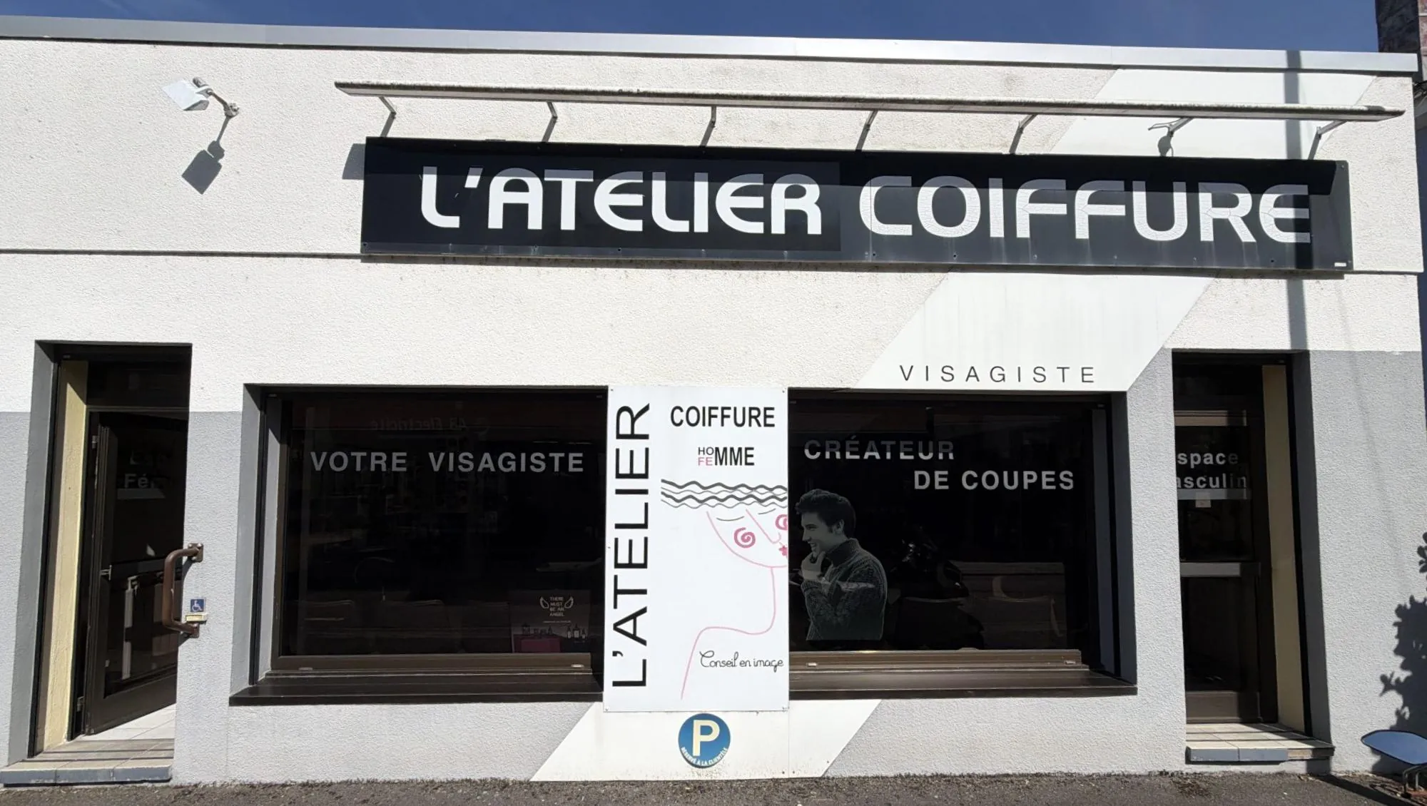 Fonds de commerce d'un salon de coiffure mixte à Valentigney (25700) avec équipement complet