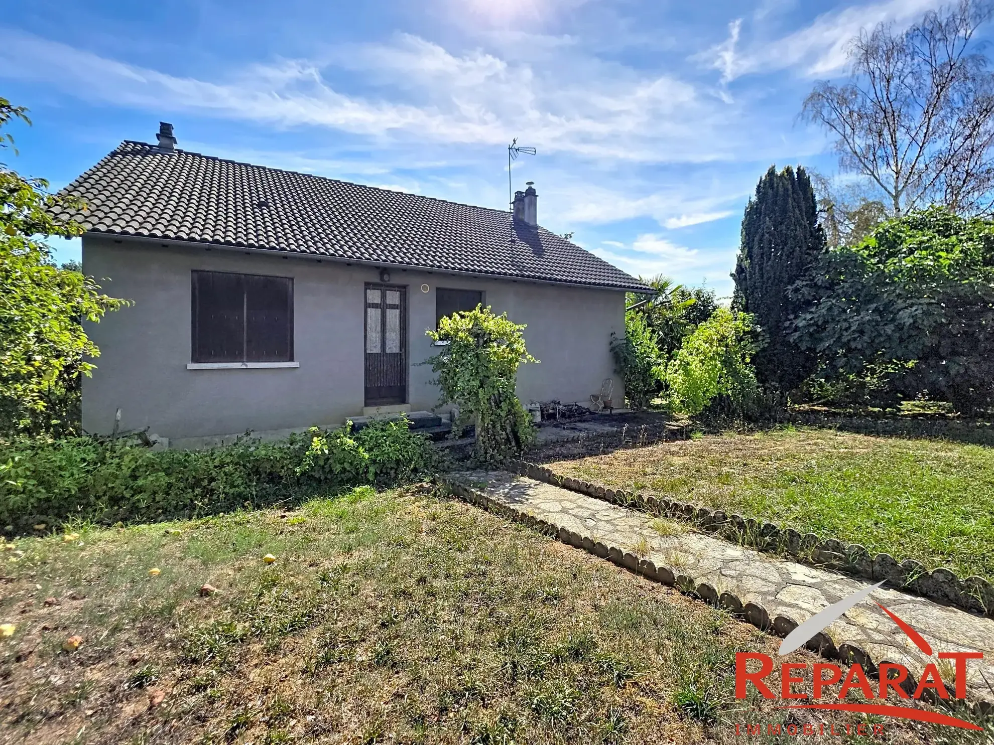 Maison individuelle à vendre à Objat - 92 m², 2 chambres, garage, à rénover 