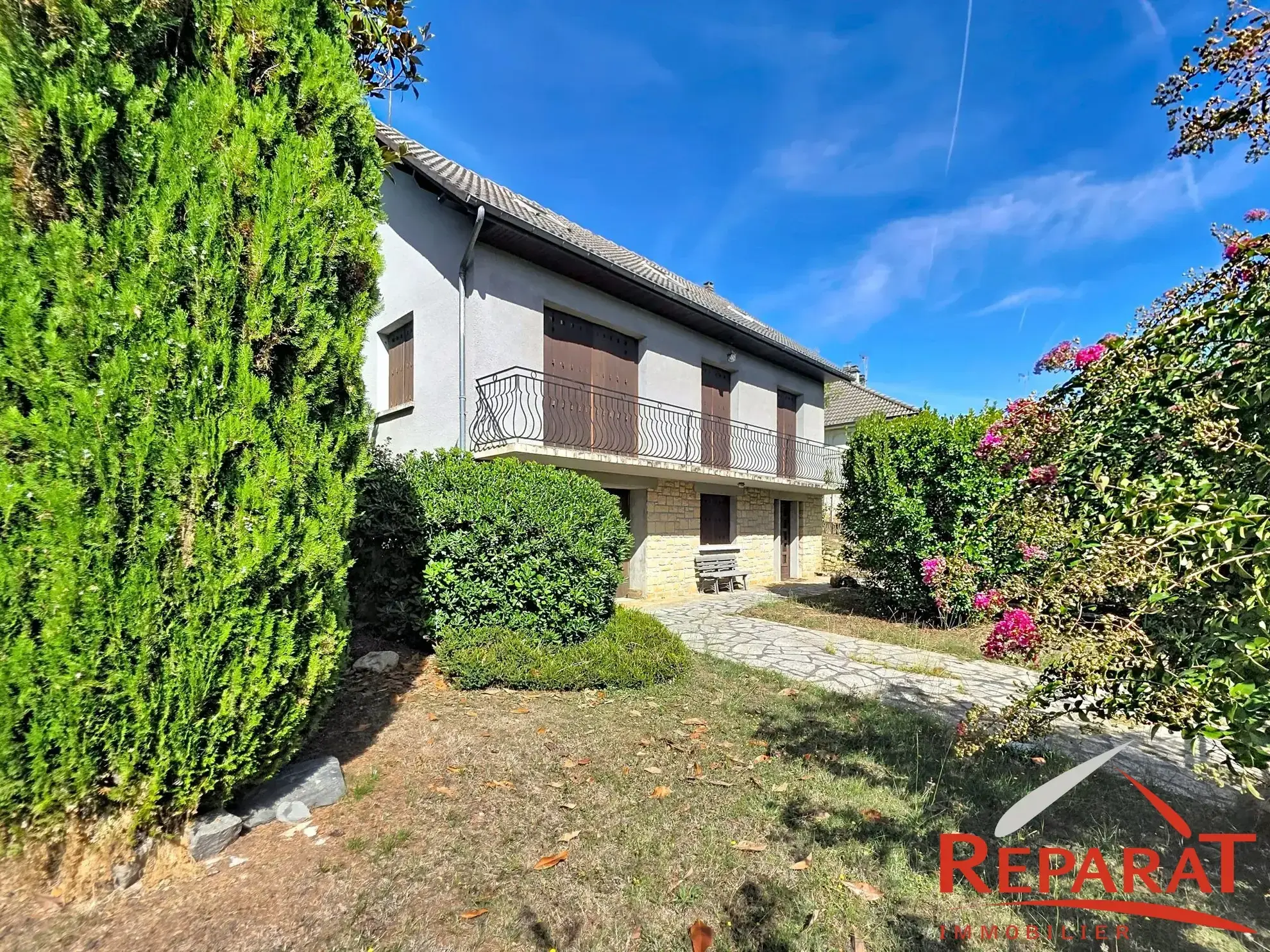 Maison individuelle à vendre à Objat - 92 m², 2 chambres, garage, à rénover 