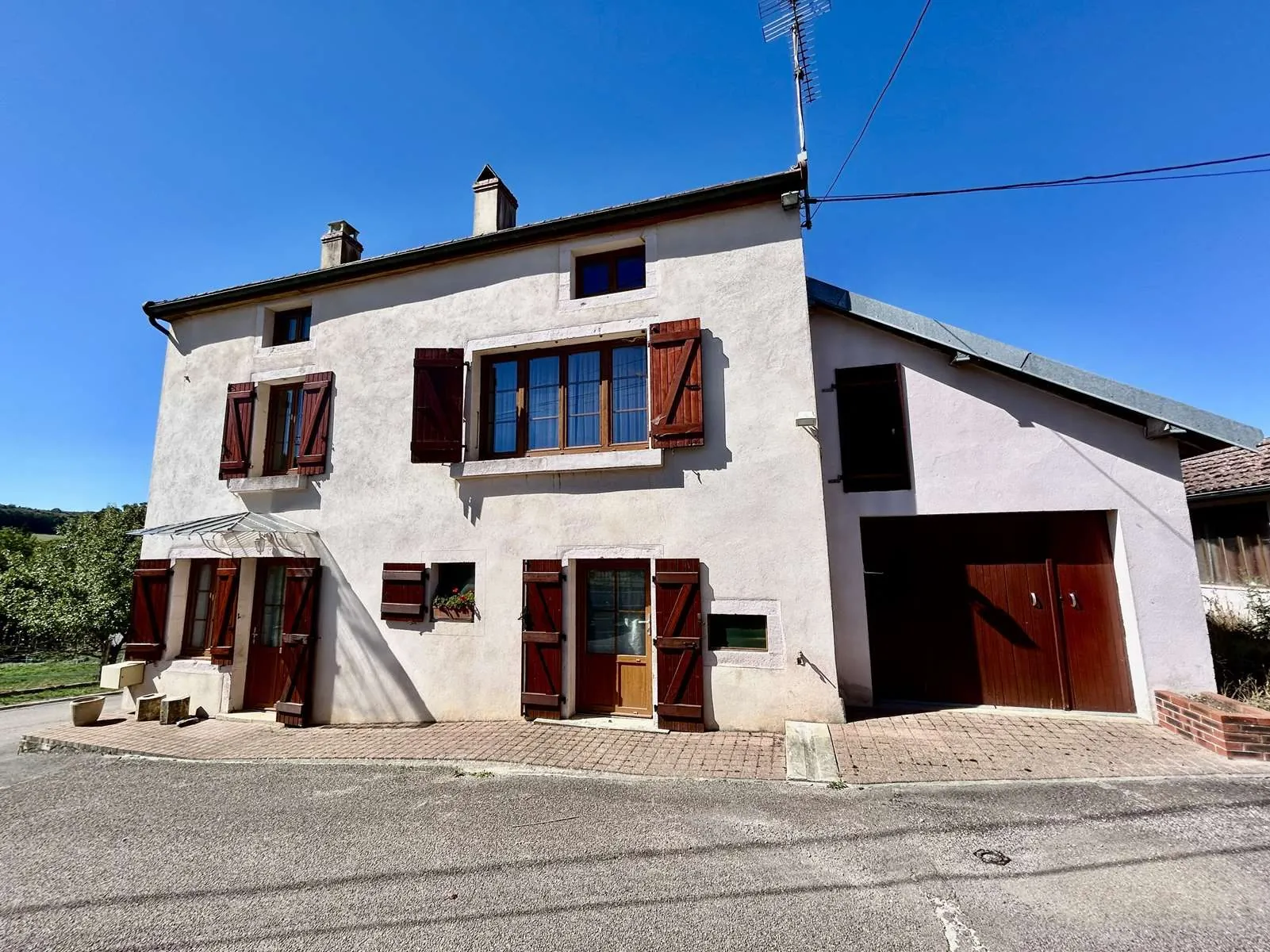 Maison de 110 m² avec grand potentiel à Pellerey, proche Dijon