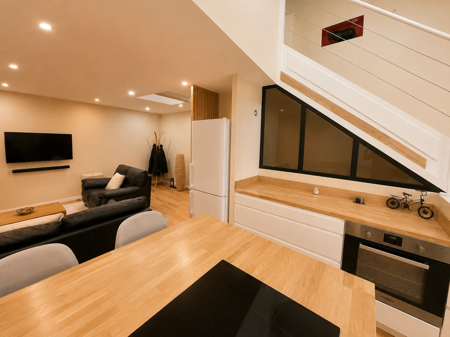 Maison de ville rénovée à Clermont-l’Hérault avec spa et luminosité naturelle