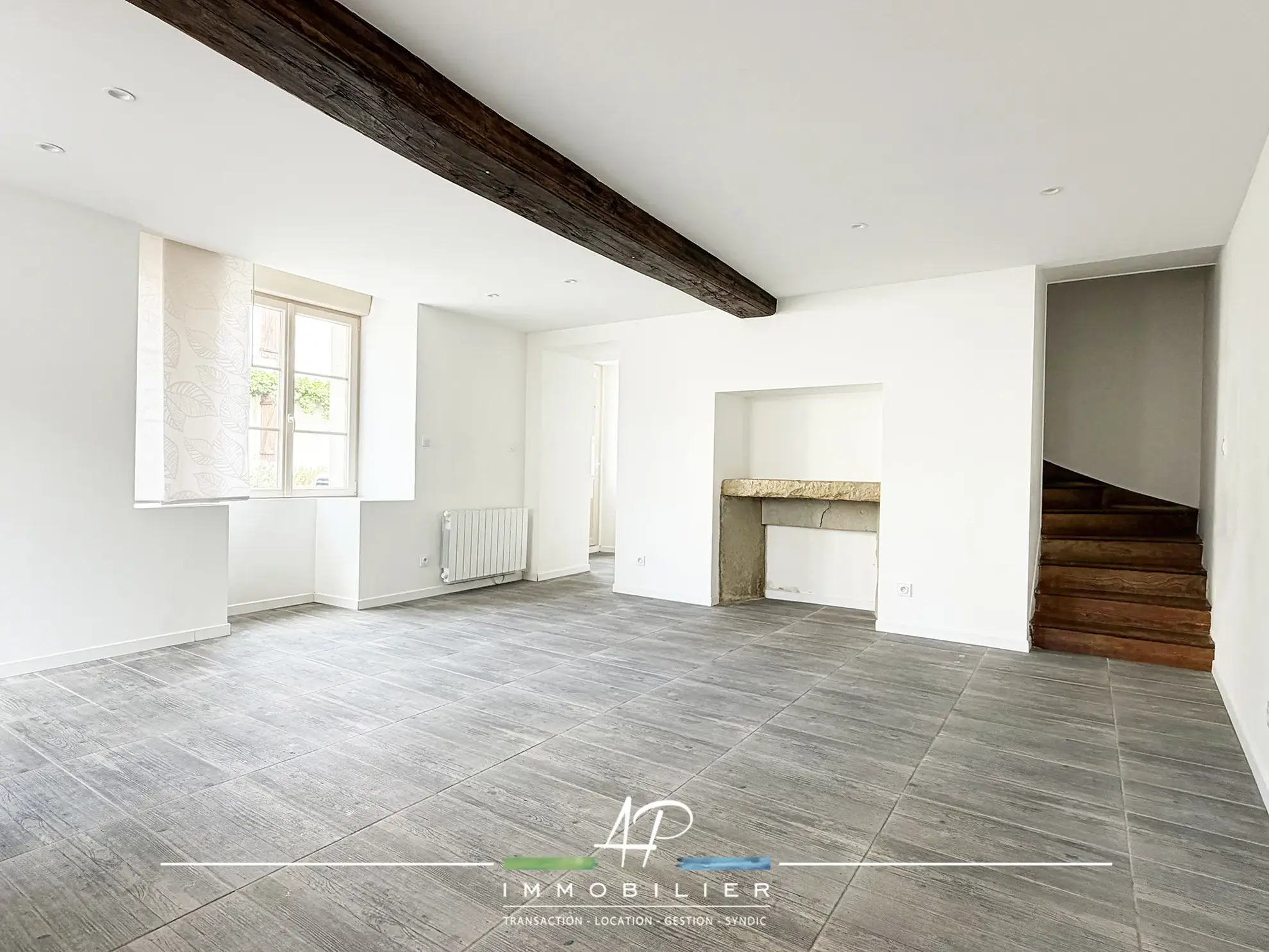Maison authentique rénovée avec potentiel d’agrandissement à Til-Châtel 