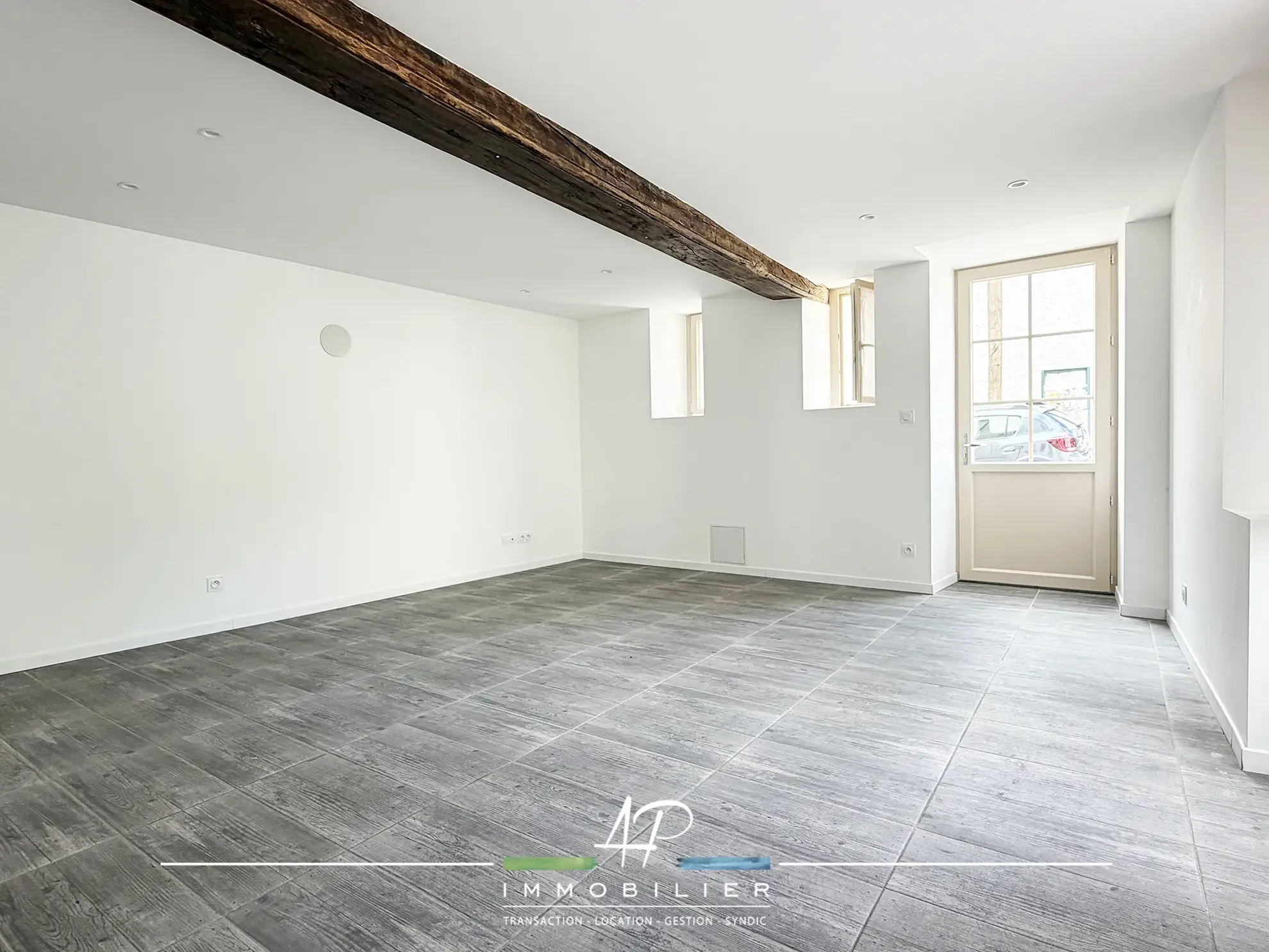 Maison authentique rénovée avec potentiel d’agrandissement à Til-Châtel 