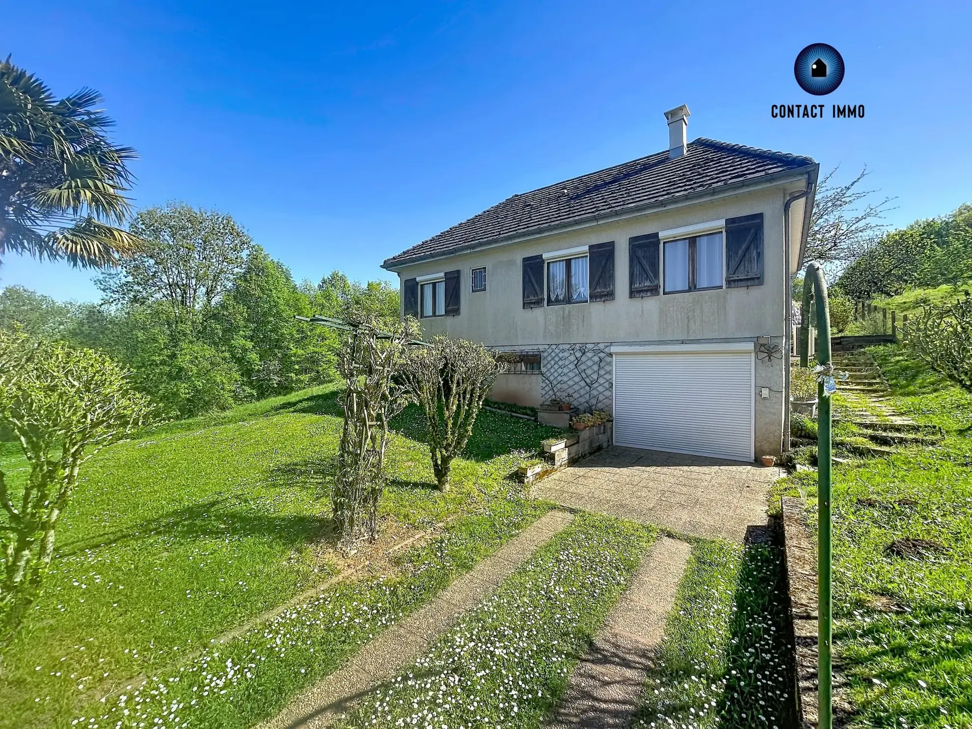 Maison familiale avec sous-sol aménagé à Saint-Viance – Environnement calme et grand espace extérieur 