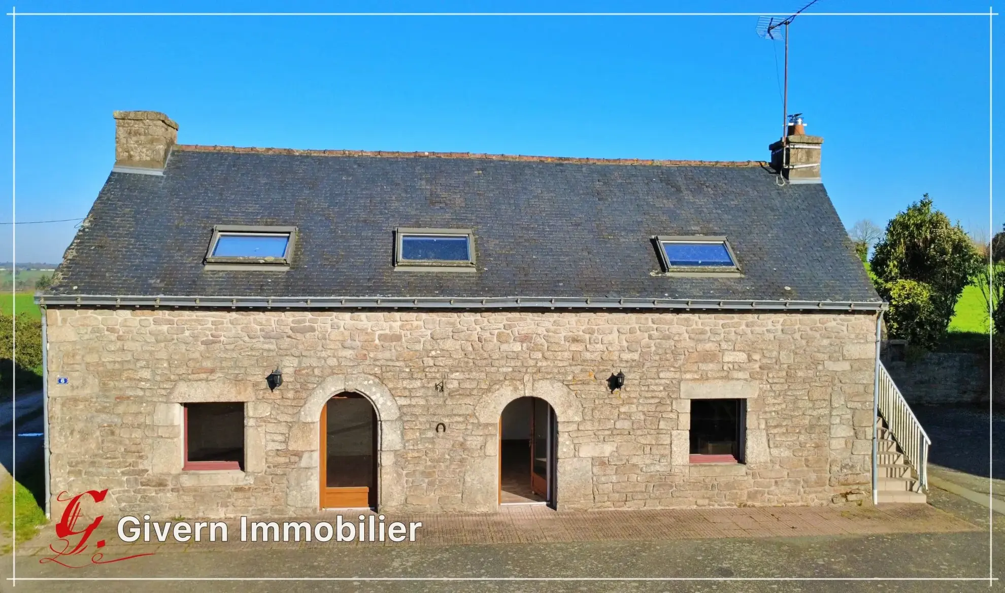 Longère avec 4 chambres et 1,6 ha de terrain à Lignol