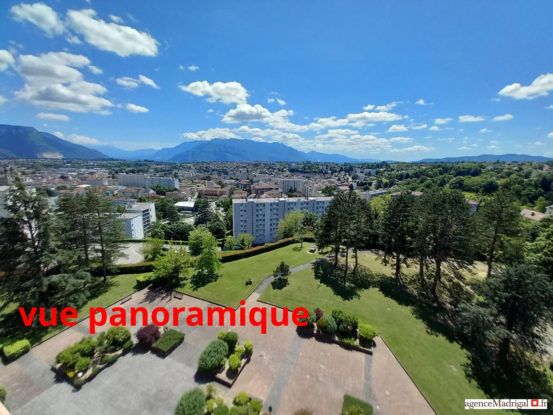 Bel appartement T4 avec vue panoramique à Voiron – Dernier étage