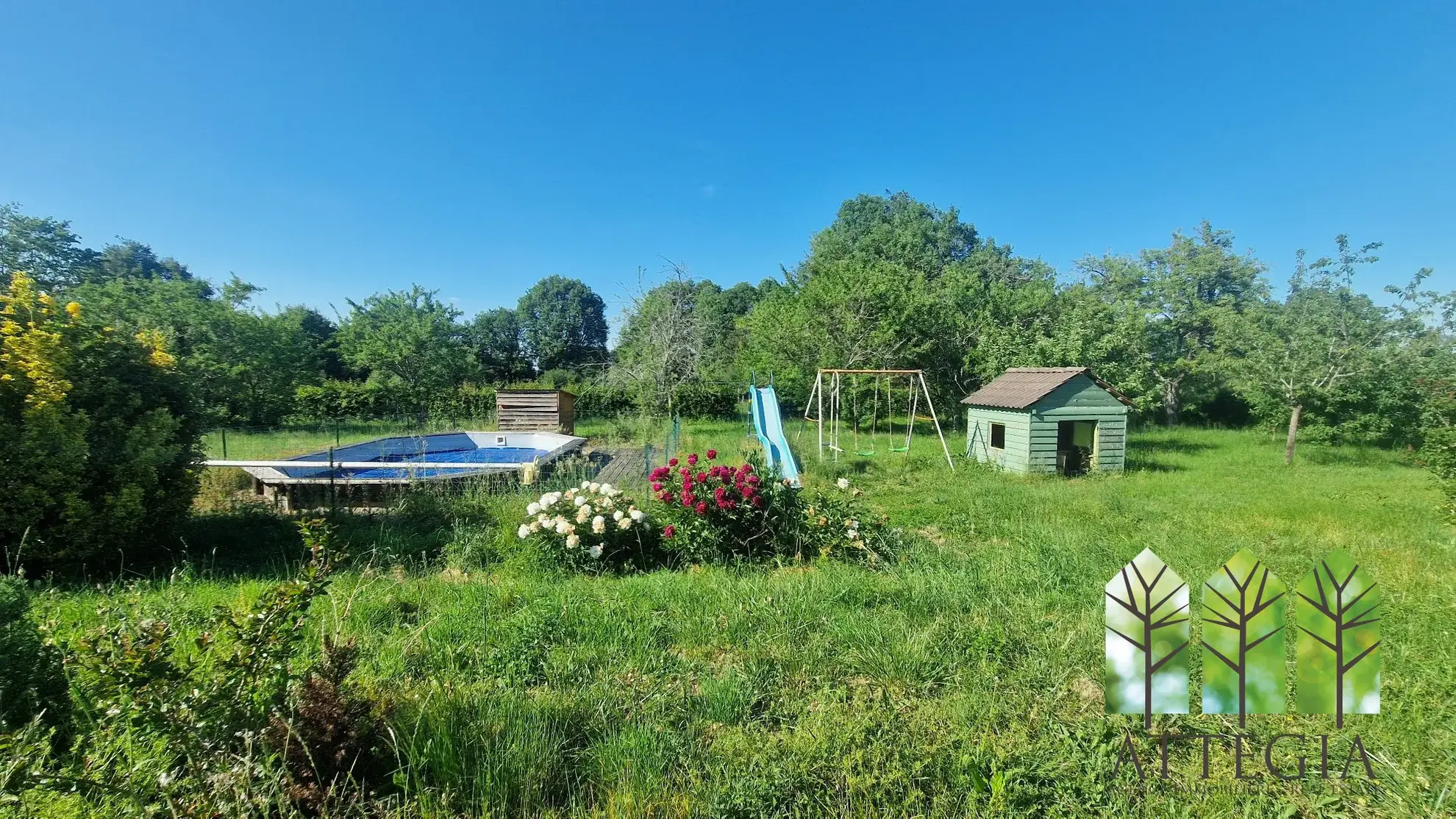 Maison 4 chambres avec jardin, terrasse et piscine à Urciers 36160 