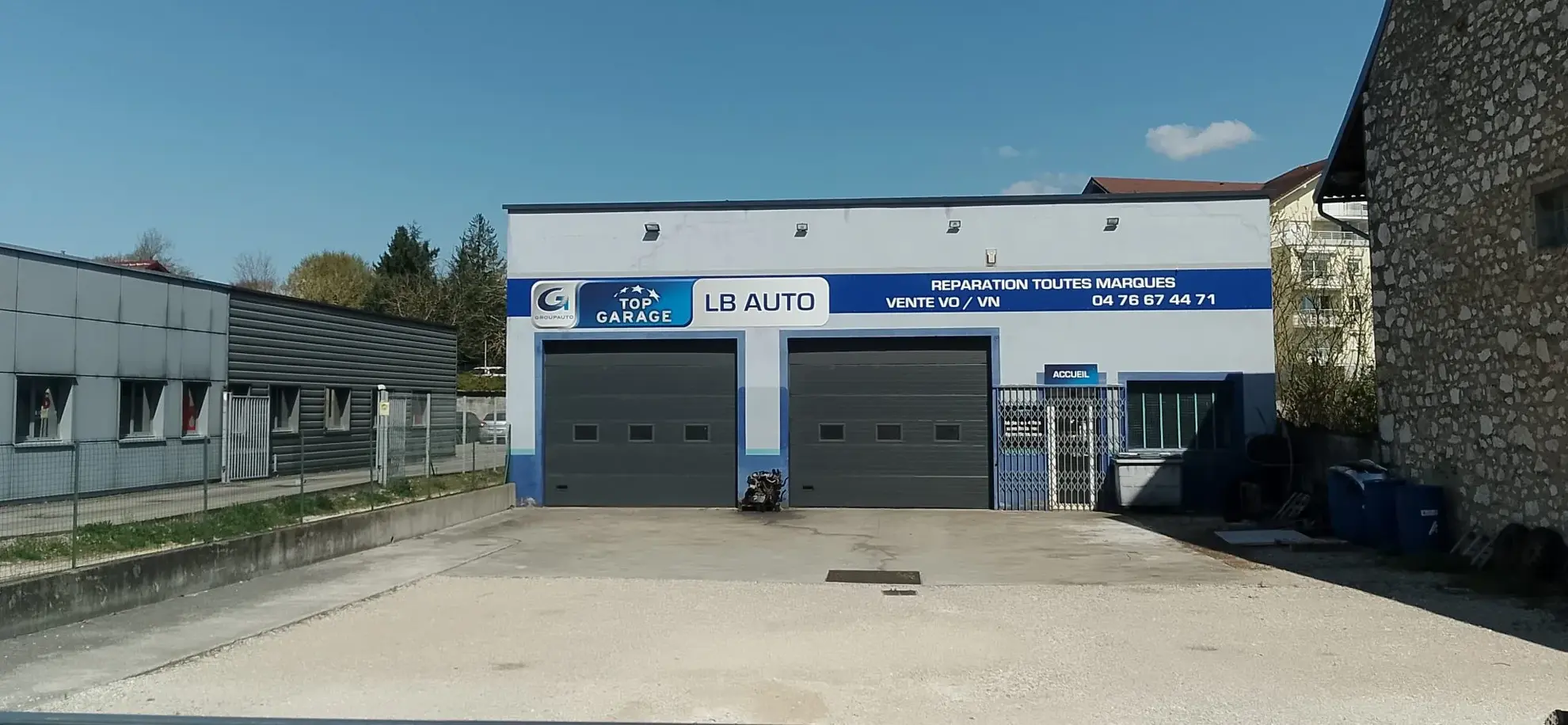 À vendre local commercial de 150 m² à Pont de Beauvoisin en zone commerciale