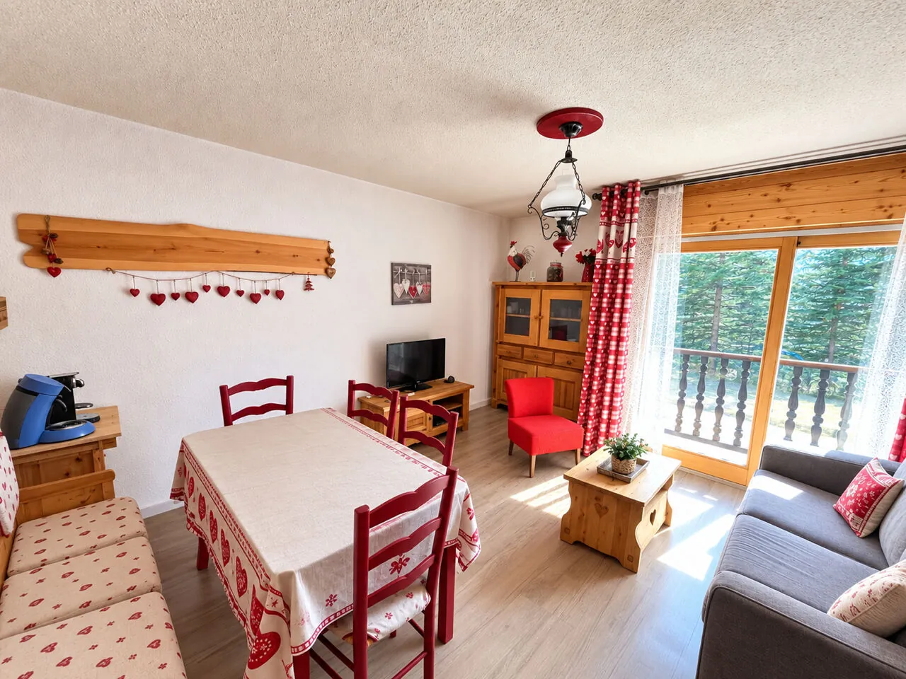 Appartement T2 rénové de 33 m² à Molines en Queyras avec balcon sud