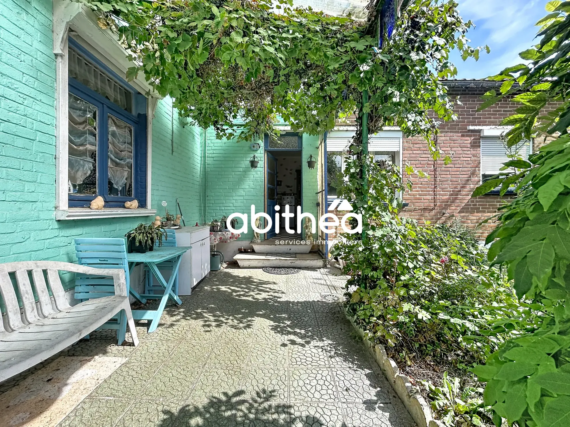 Maison à rénover de 94 m2 avec jardin et annexes à Bauvin