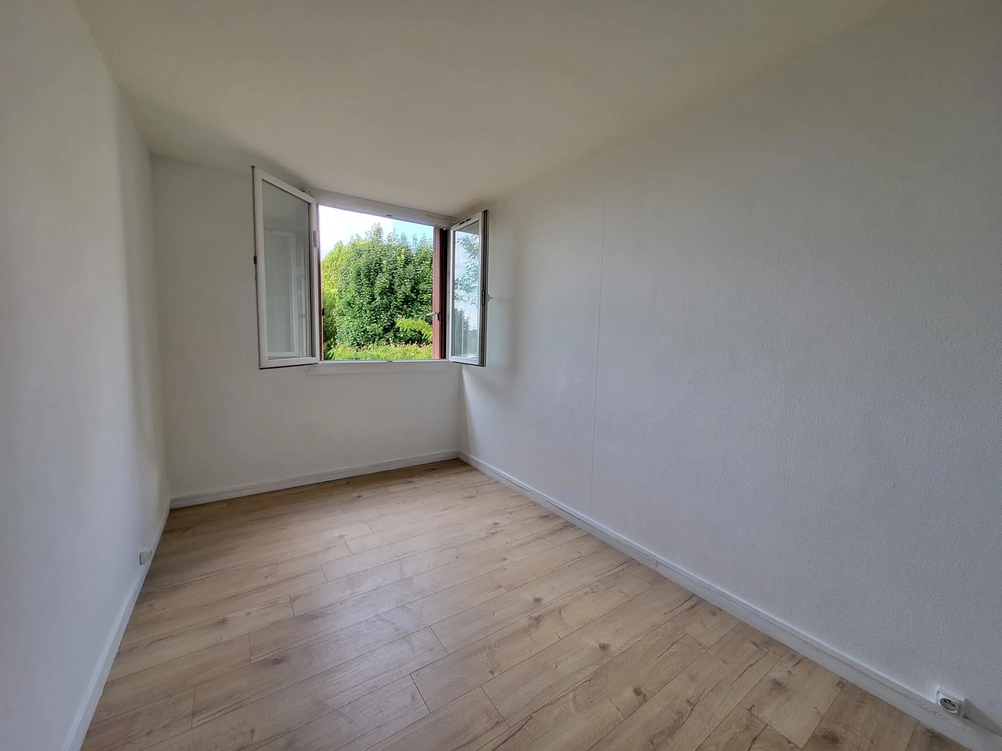 Appartement de 74,75 m² à Noisy-le-Grand, secteur paisible et verdoyant