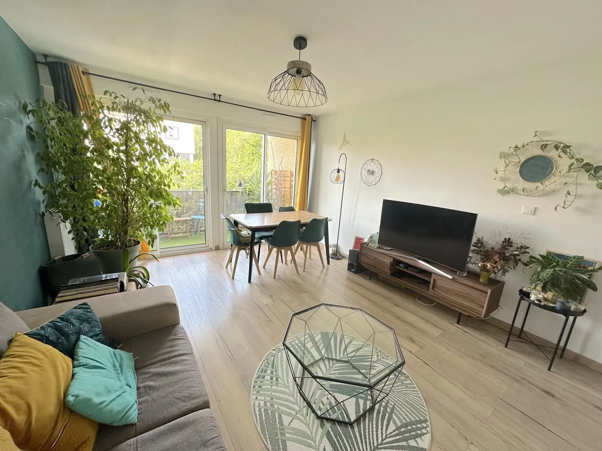 Appartement traversant de 64m² avec balcon et parking proche de l'Ormeau à Toulouse