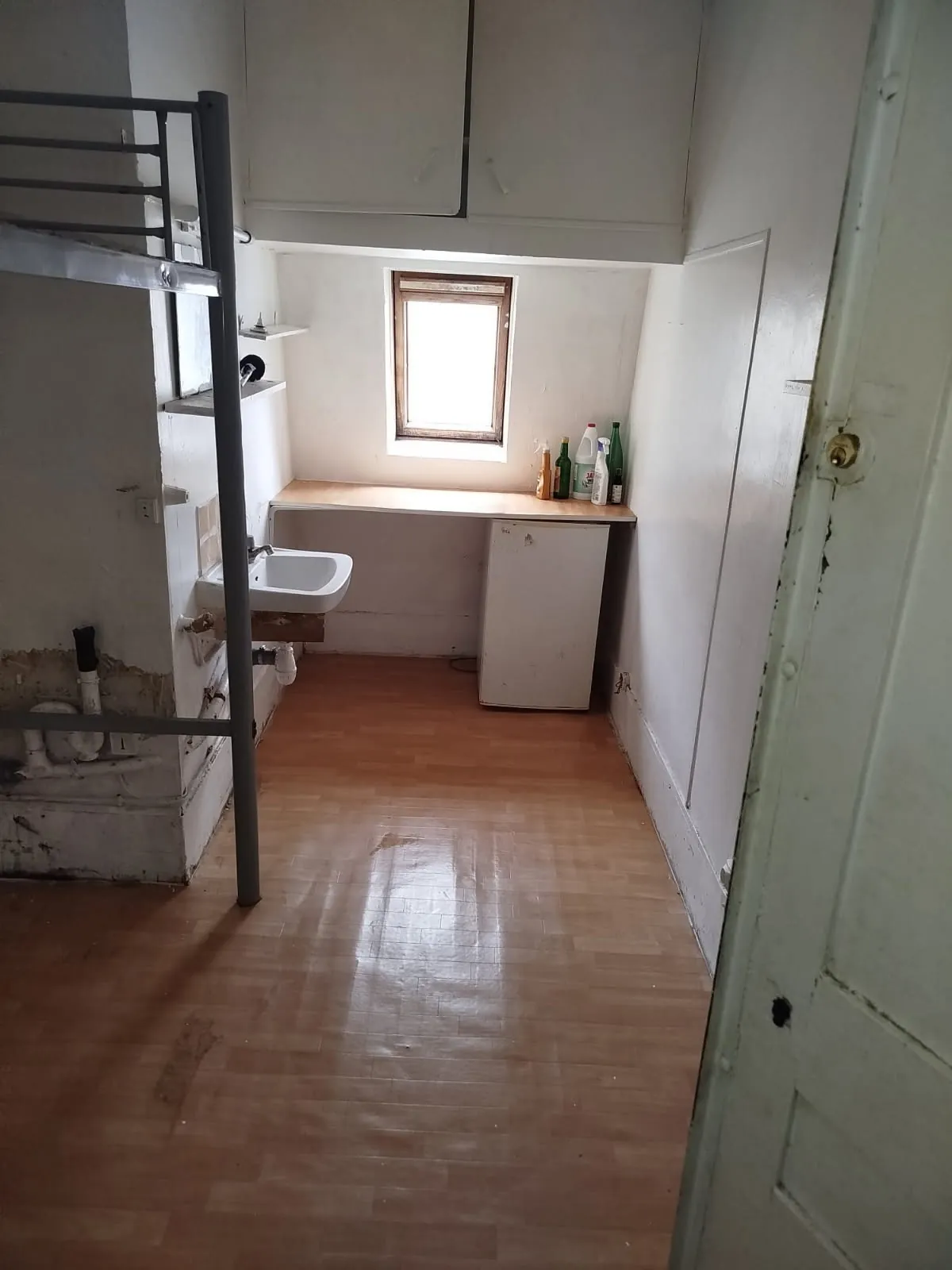 Petite studette de 7,55 m² à Paris 17e, emplacement premium, proche métro Wagram
