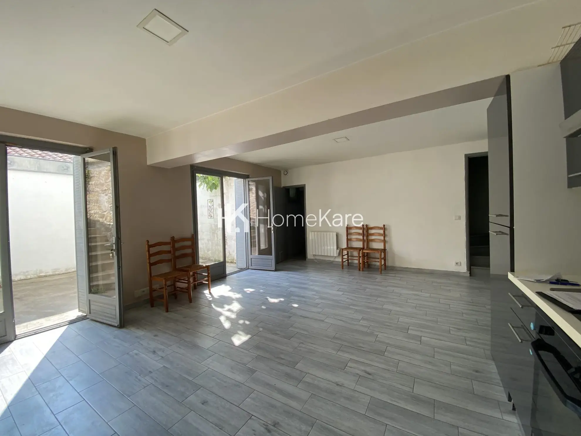 Maison 4 pièces avec terrasse et stationnement à La Réole, investissement idéal 
