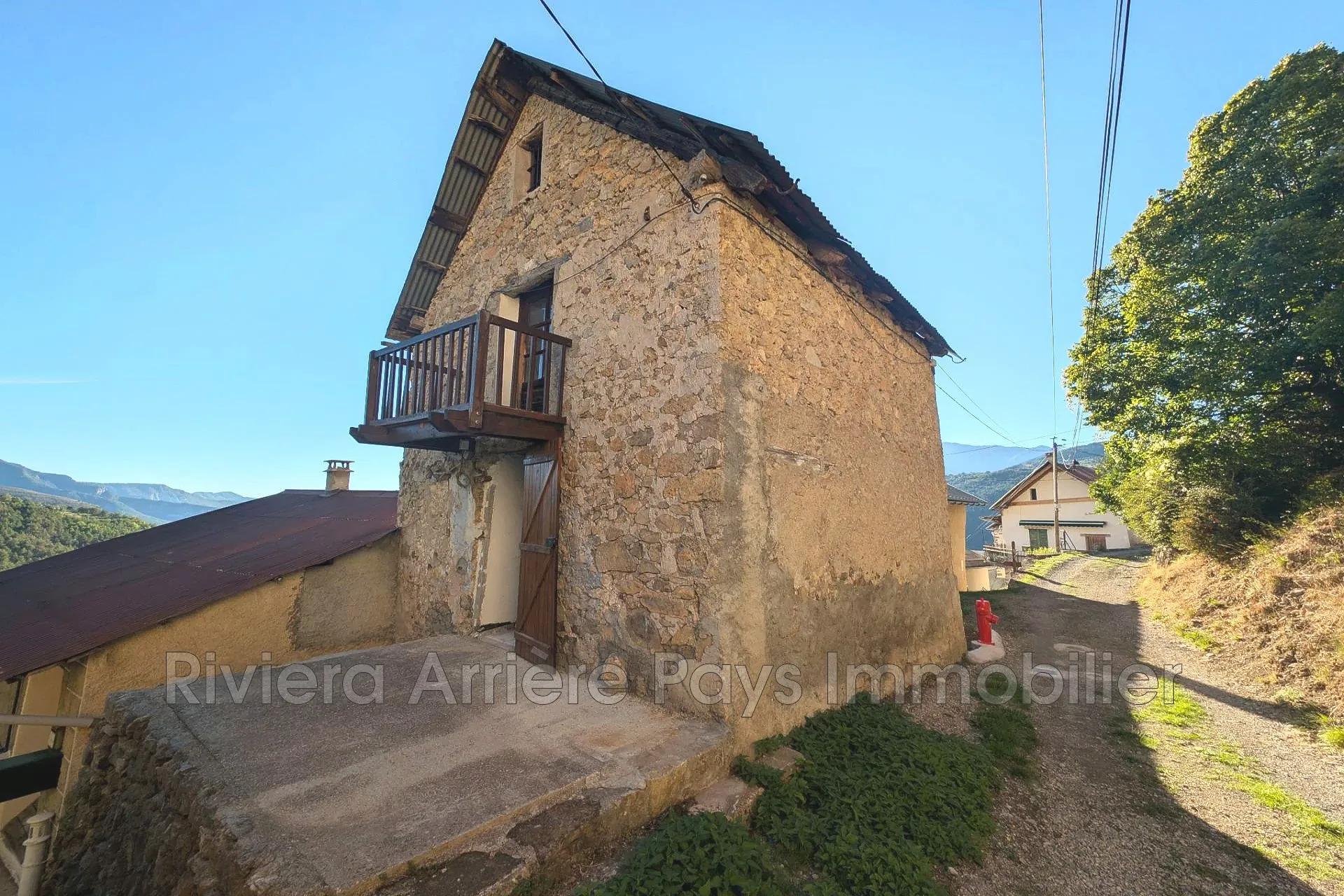Maison à rénover de 50 m² à Guillaumes, proche station de ski Valberg 