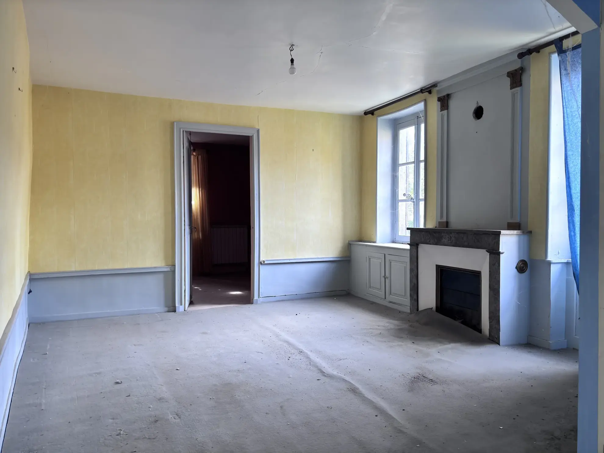Immeuble à rénover en centre-ville de Combronde – Investissement potentiel