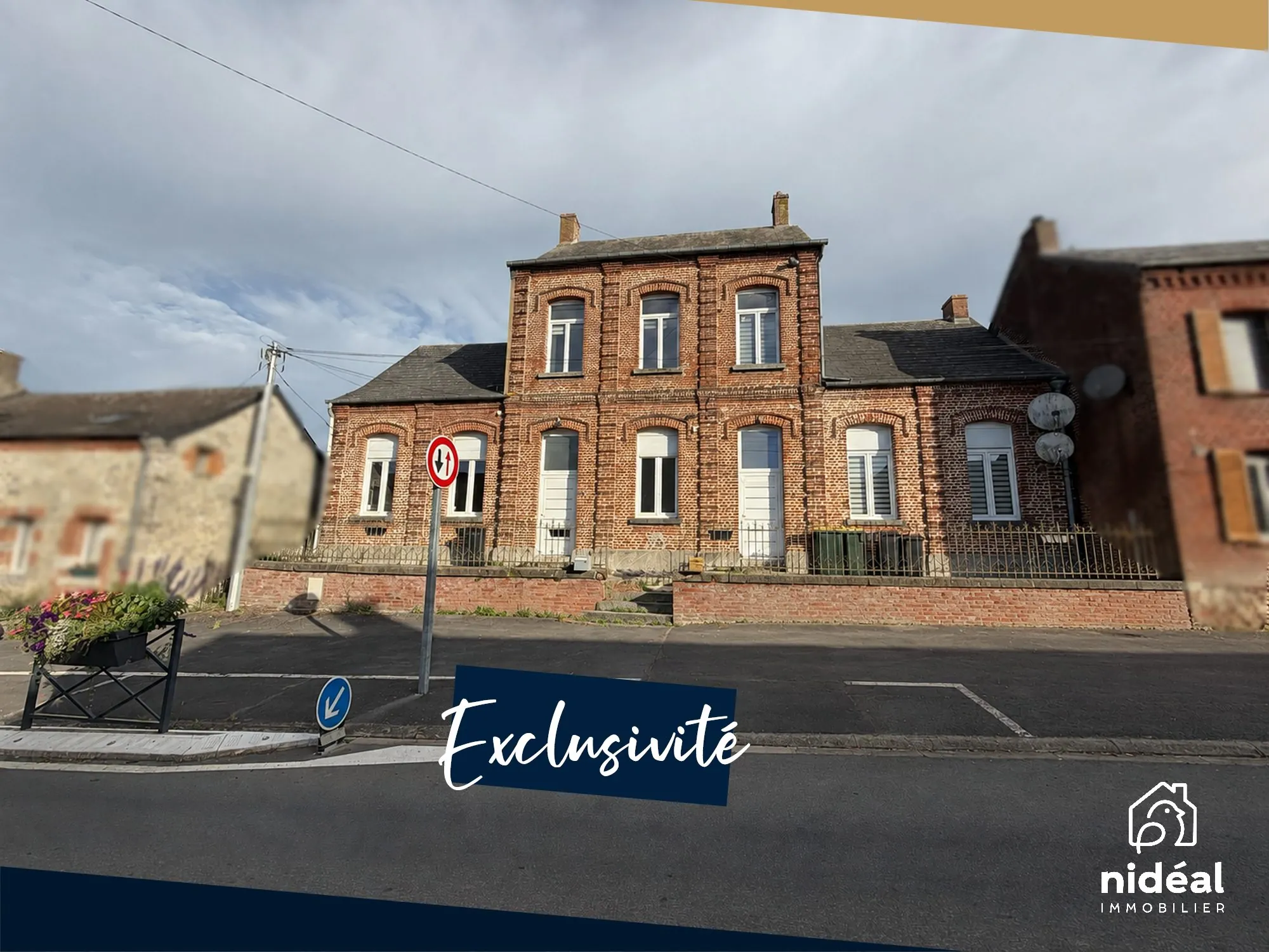 Ensemble de deux maisons communicantes à Saint-Hilaire-sur-Helpe de 183 m²