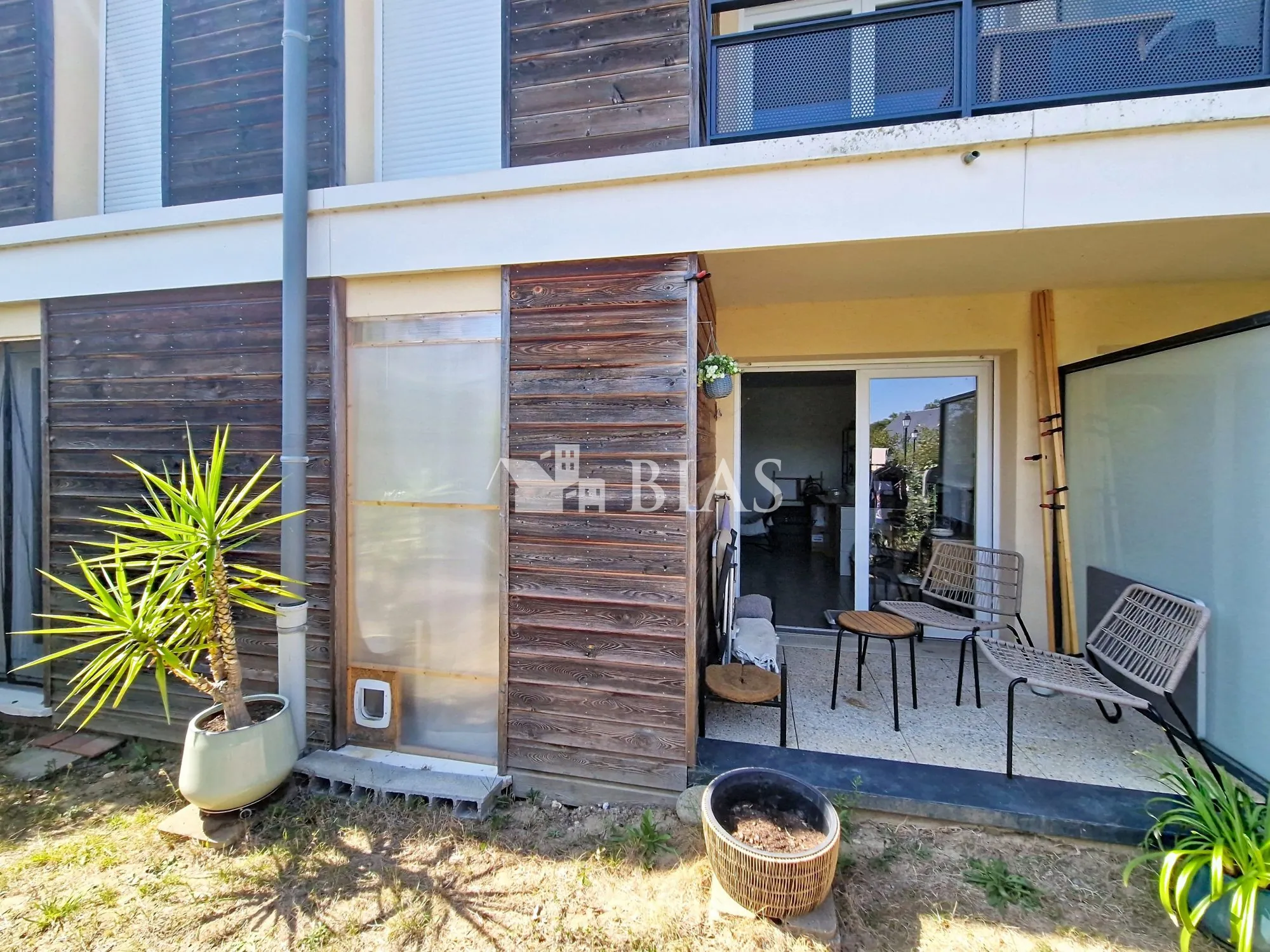 Appartement T2 en rez-de-jardin à Honfleur, loué, avec terrasse et parking