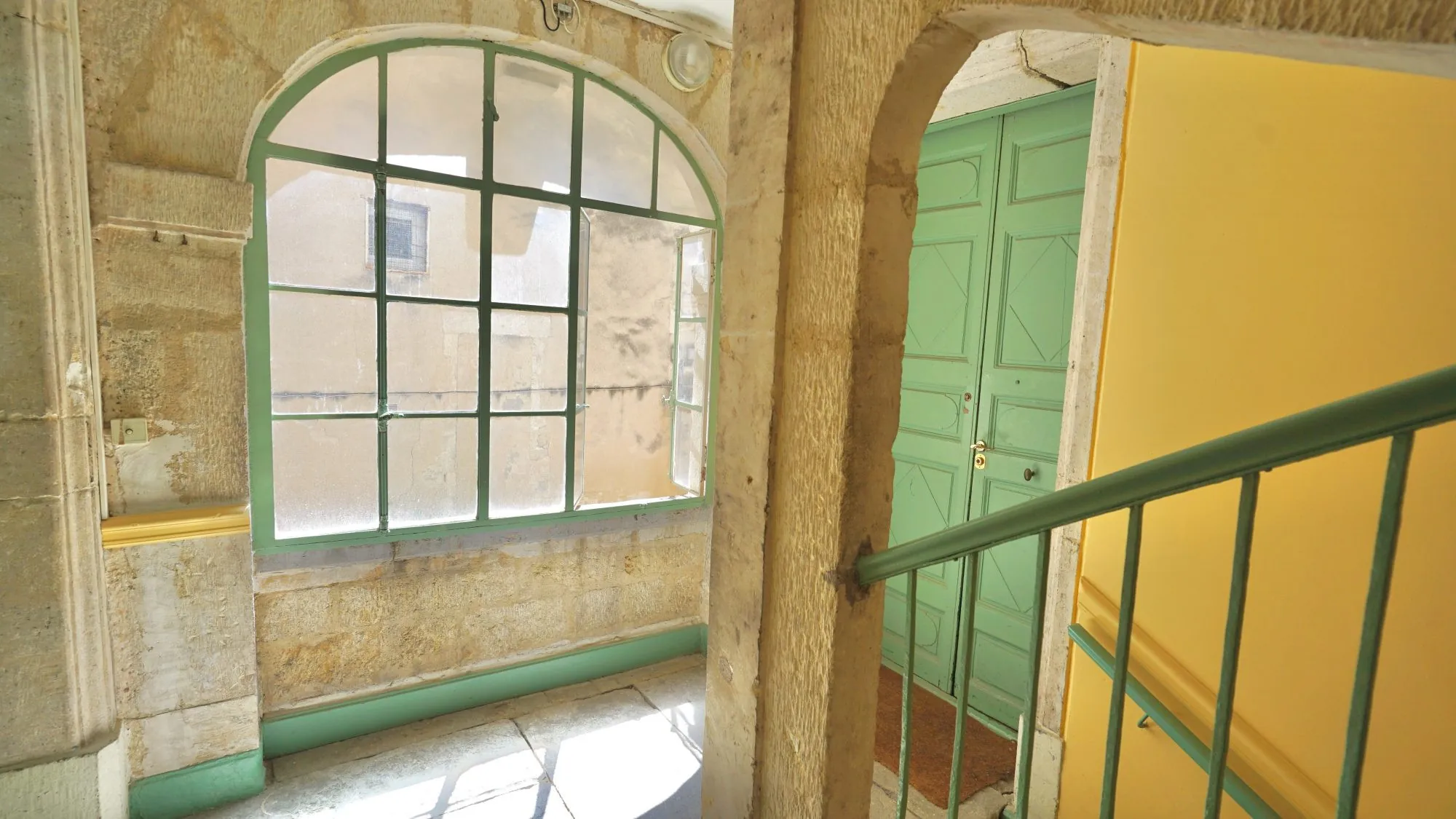 Appartement T2 à vendre dans l’Écusson de Montpellier avec vue sur Sainte-Anne