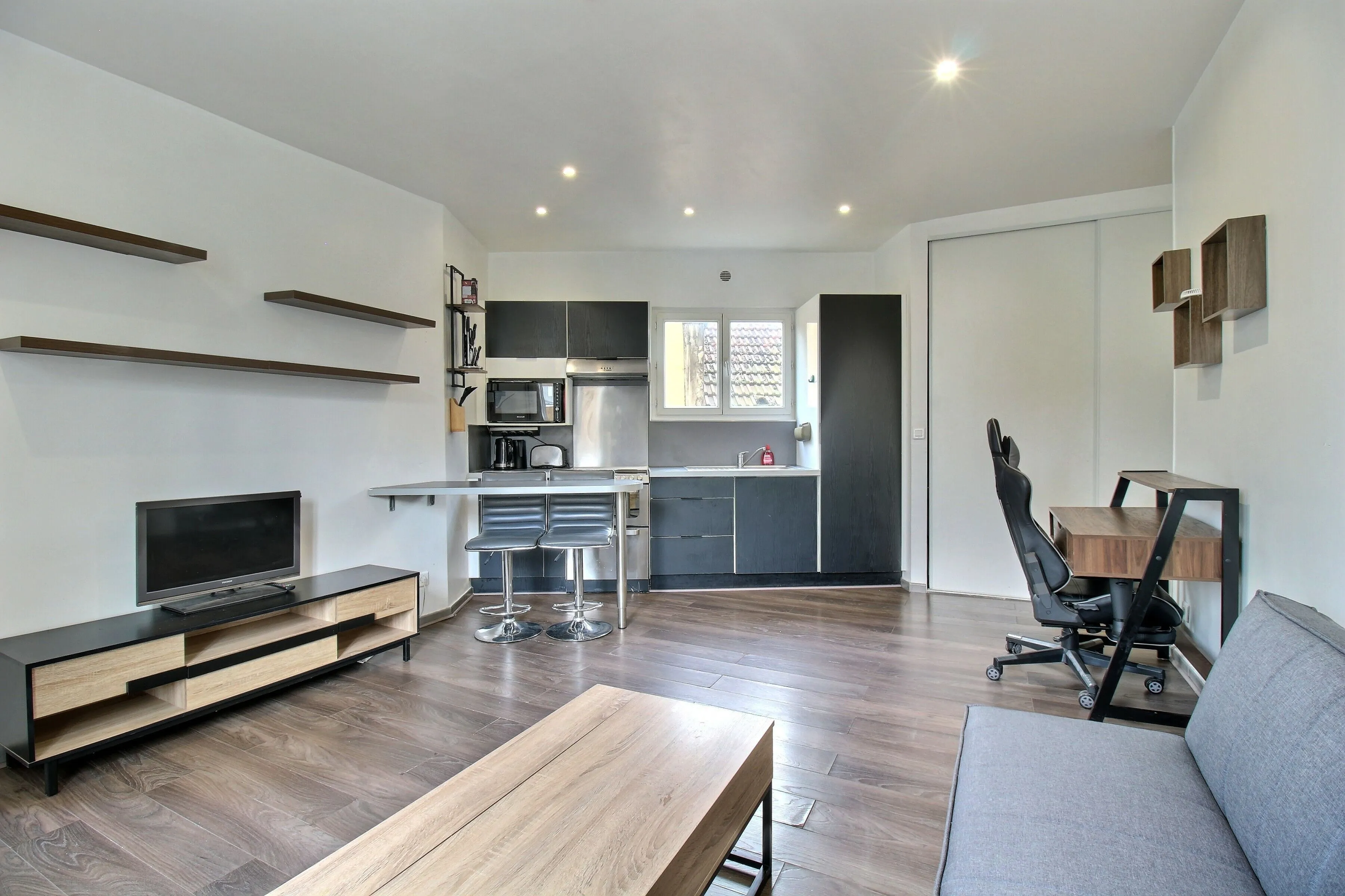Appartement 2 pièces à Saint-Ouen-sur-Seine à vendre loué et meublé
