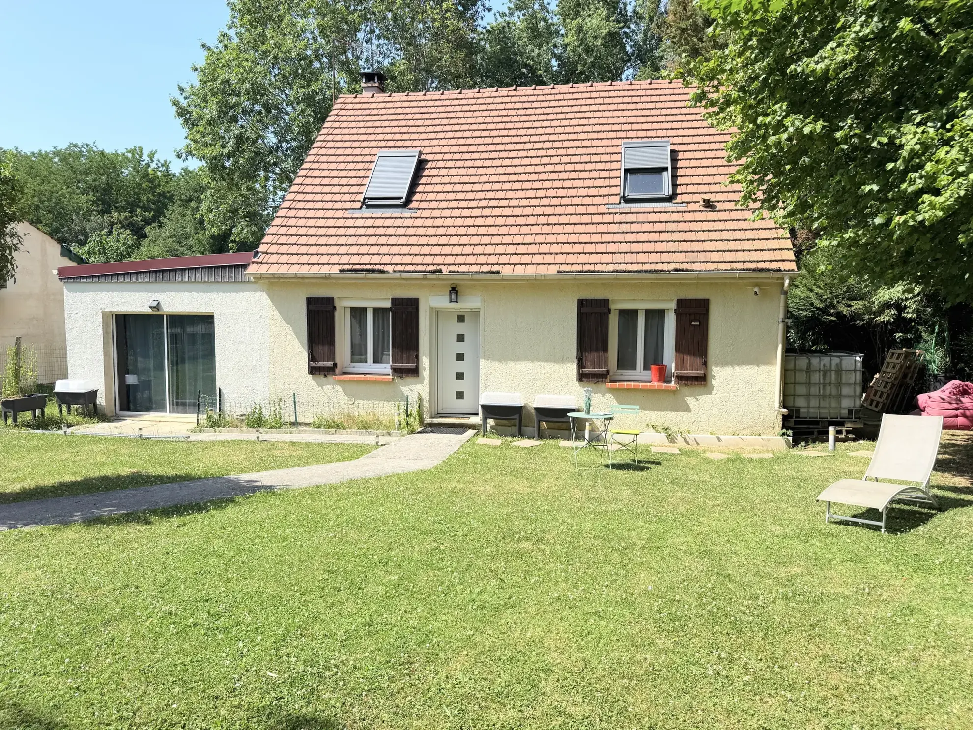 Grande maison avec studio indépendant à Lescherolles, proche La Ferté-Gaucher