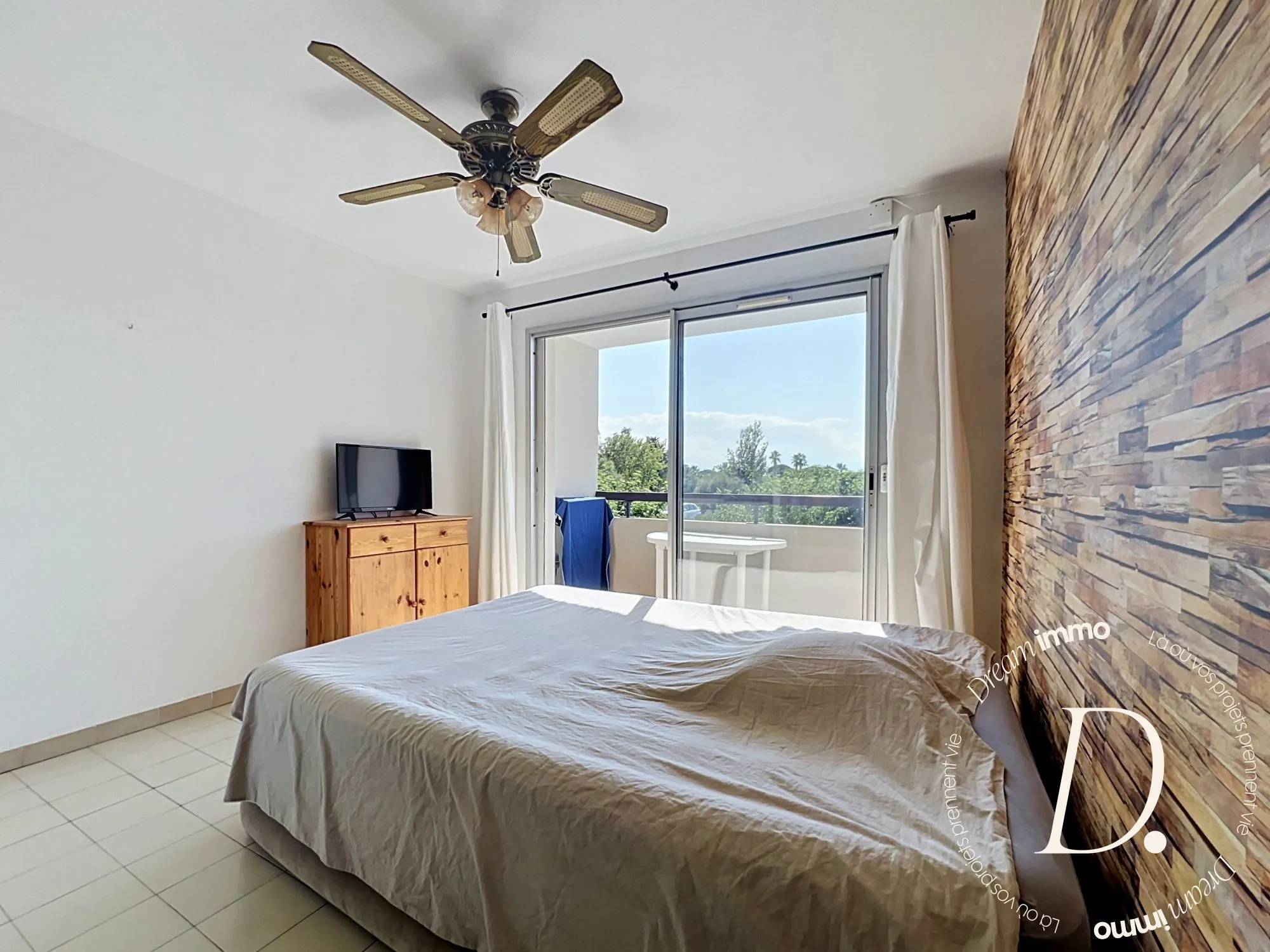 Studio à Saint-Cyprien avec accès direct à la plage, piscine et parking sécurisé