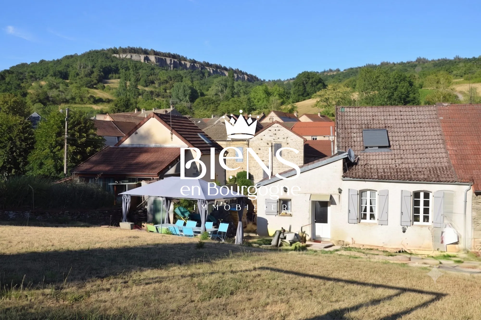 Vue depuis le terrain Maison à vendre à Cormot le Grand avec terrasse, vue exceptionnelle et terrain de 600m2