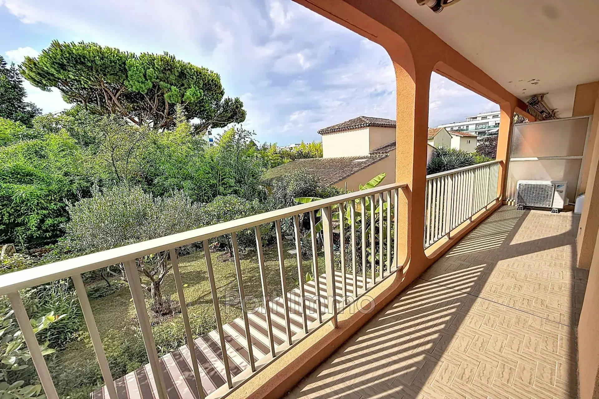 A vendre appartement 2 pièces avec terrasse à Cagnes-sur-Mer