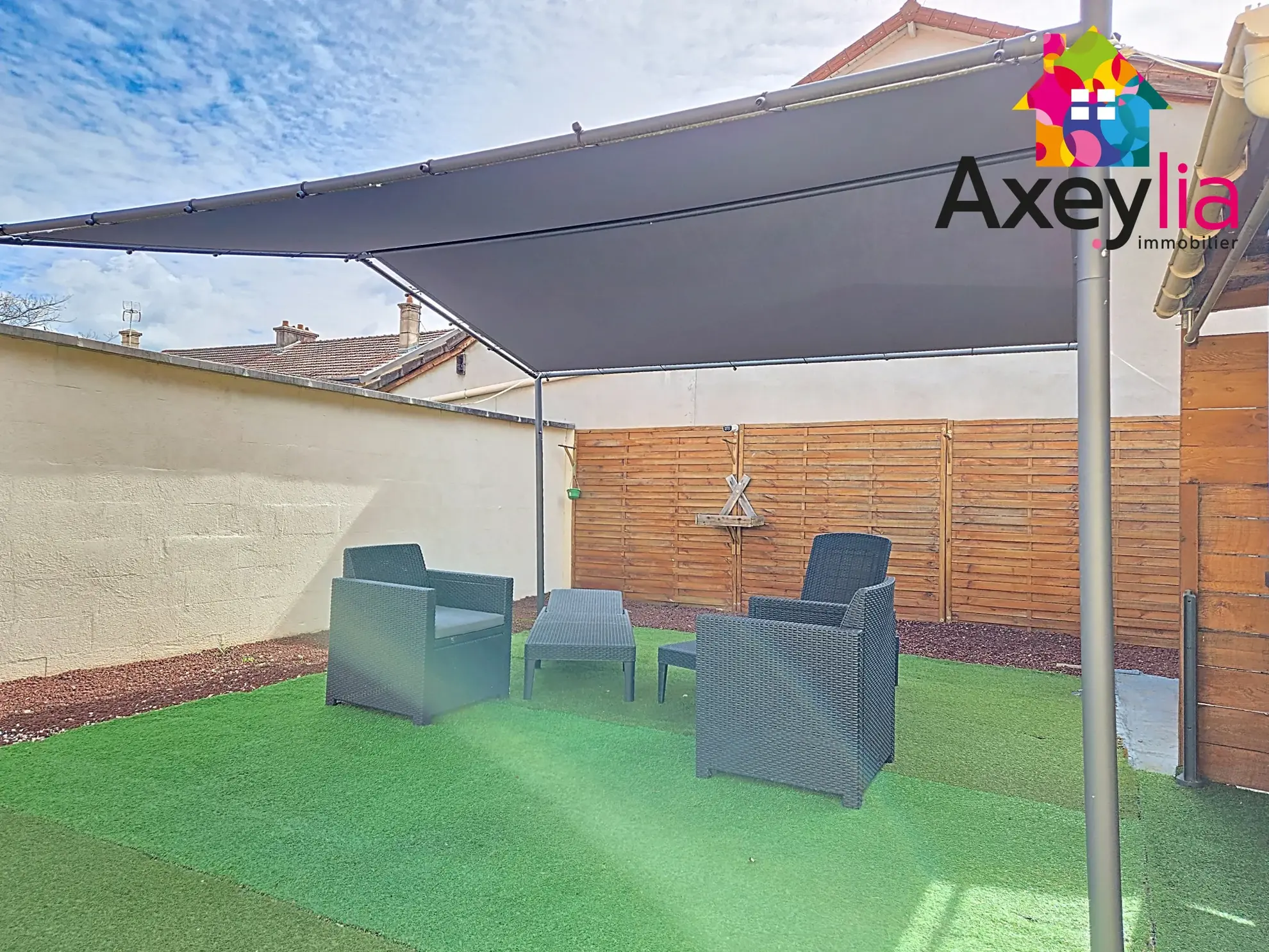À vendre maison à Roanne avec cour, terrasse et garage - Performance énergétique A