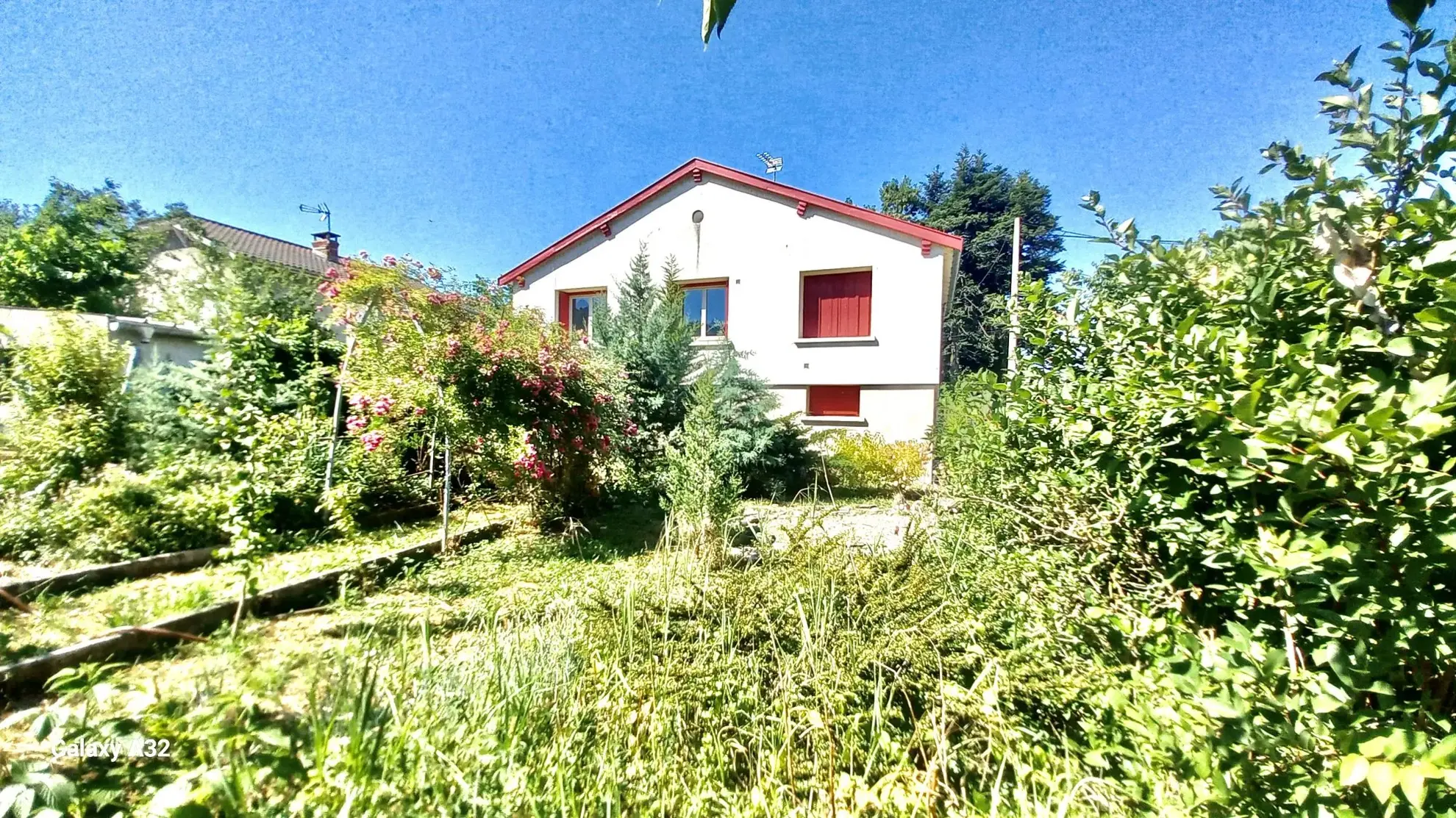 Maison rénovée en 2021 à Aurec-sur-Loire, 2 chambres, jardin et garage