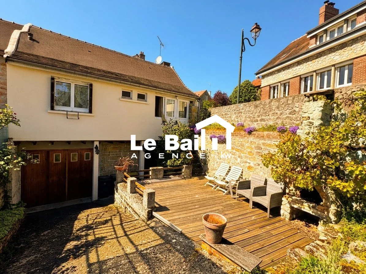 Maison en pierre à vendre à Boissy-l'Aillerie avec terrasse et garage