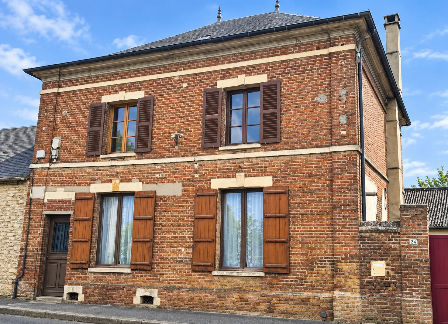 Maison ancienne à rénover de 105 m² avec grand terrain proche de Saint-Clair-sur-Epte