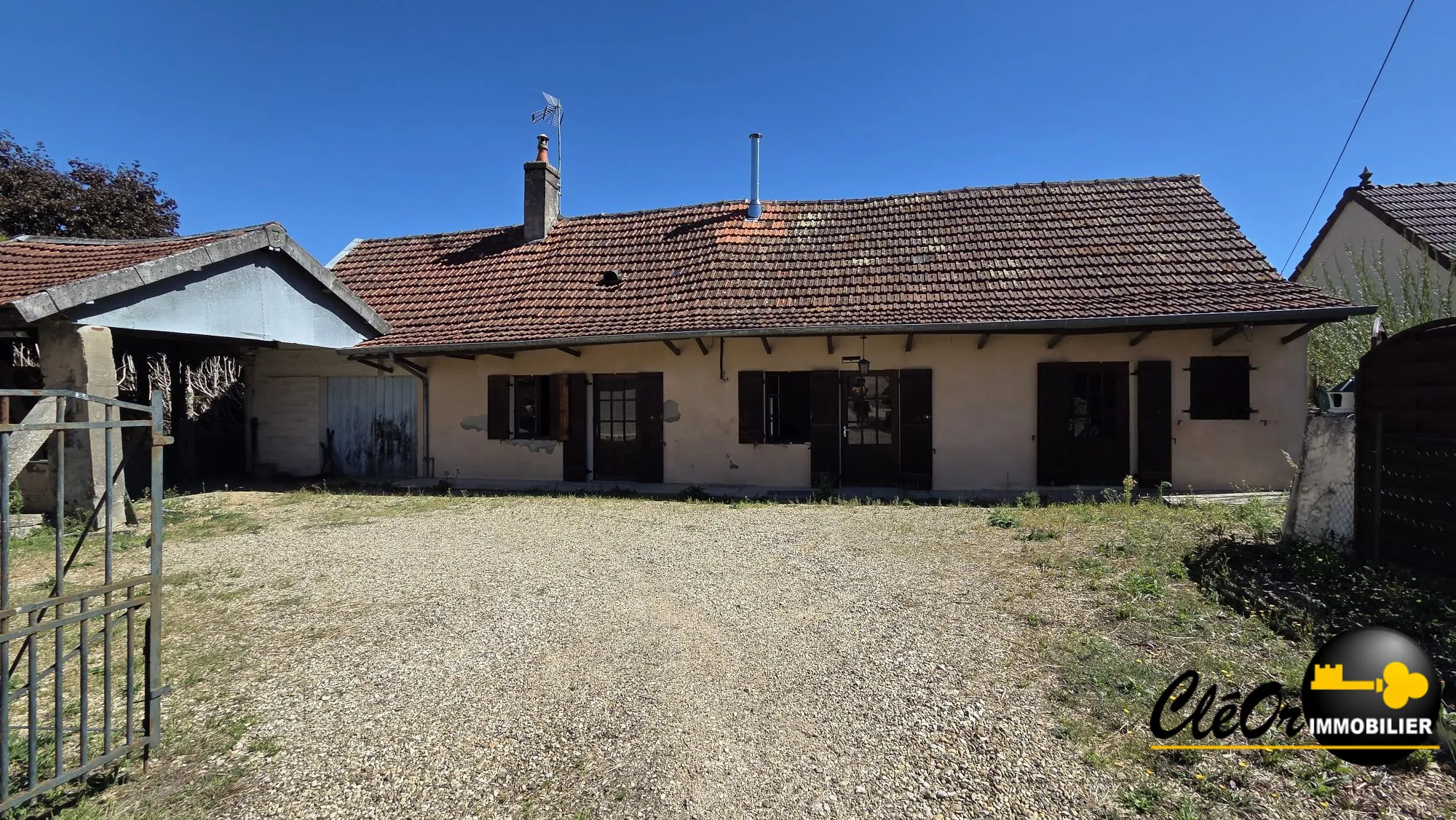 Charmante fermette à rénover au cœur du village de Pierre-de-Bresse