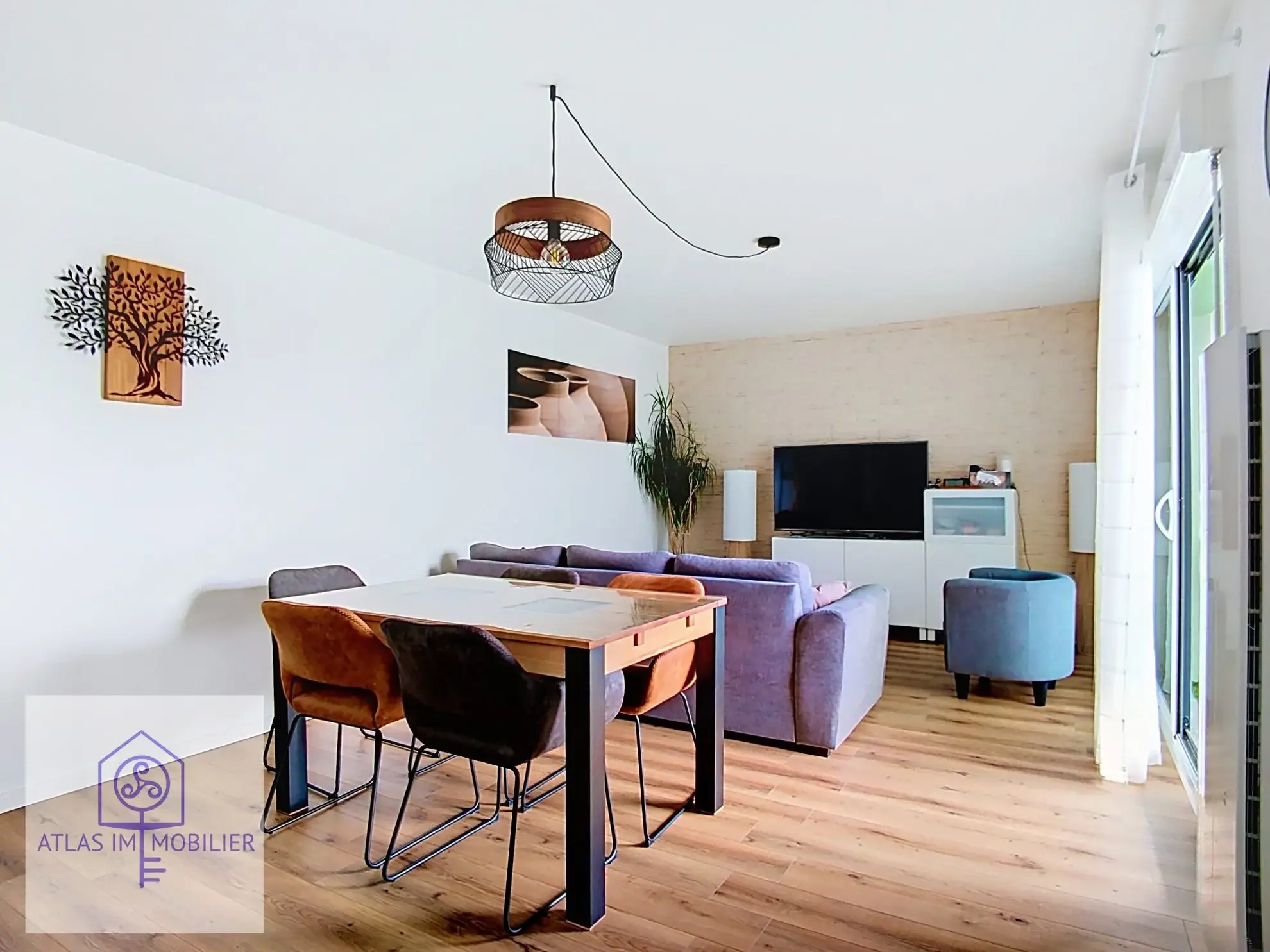 Appartement 2 chambres rénové à Le Rheu avec garage et balcon