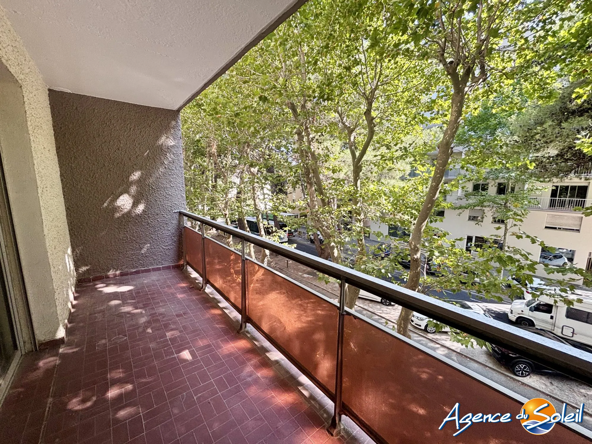 Appartements T3 avec terrasse, parking à Narbonne – Anciennement construit en 1979