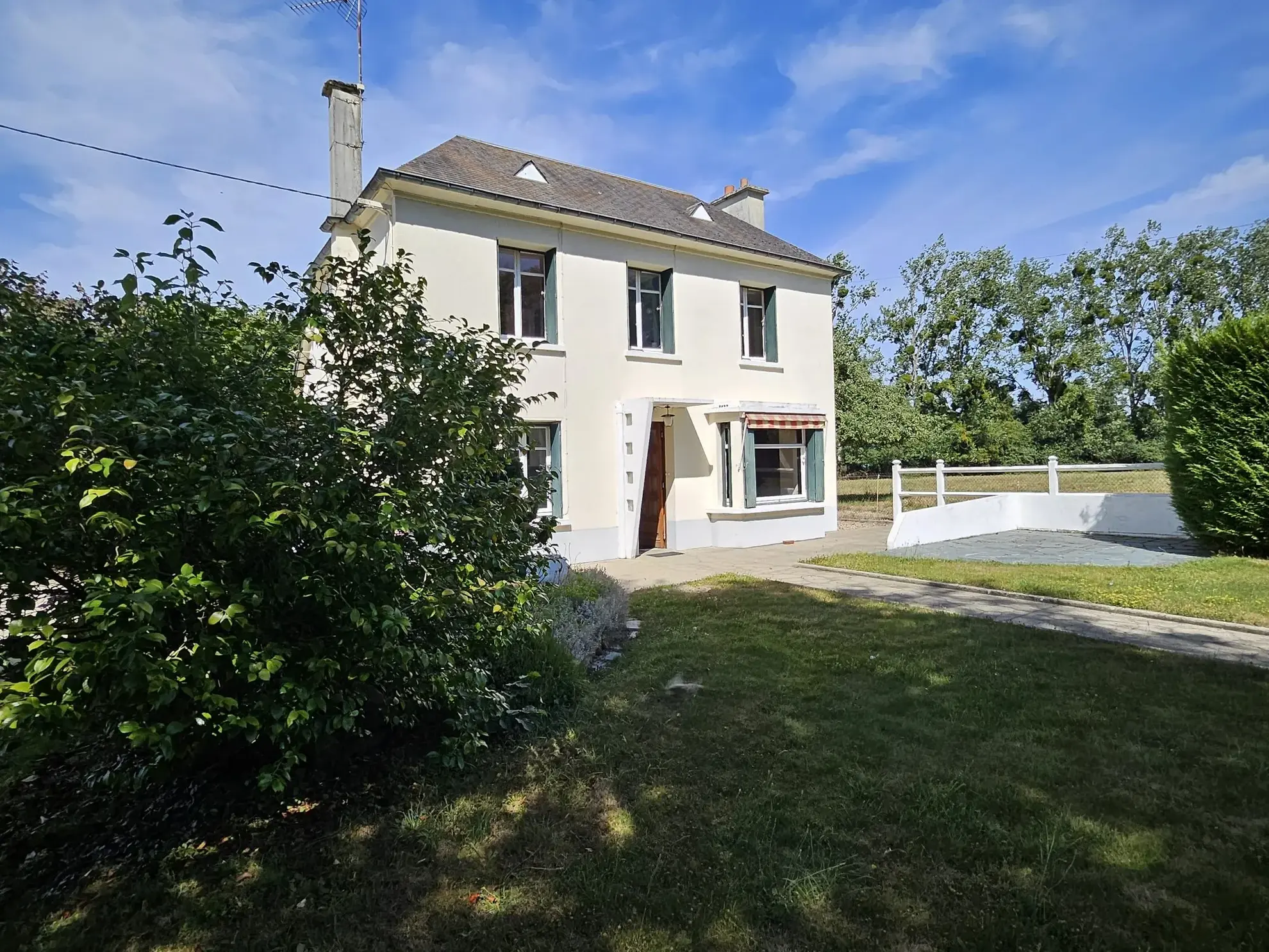 Maison de campagne à vendre à Le Pin, 20 225 m², à rénover dans un cadre rural