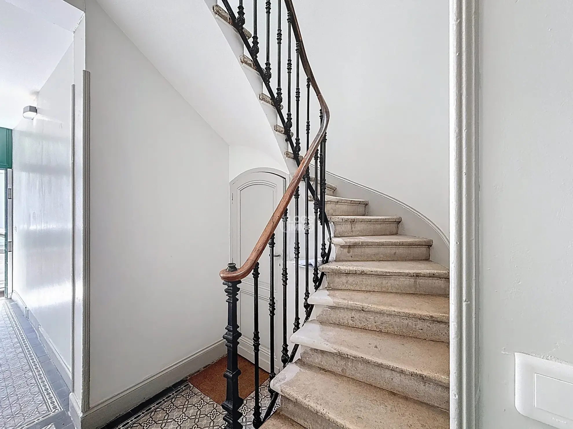 Appartement T2 à Bordeaux avec terrasse et fort potentiel de rénovation
