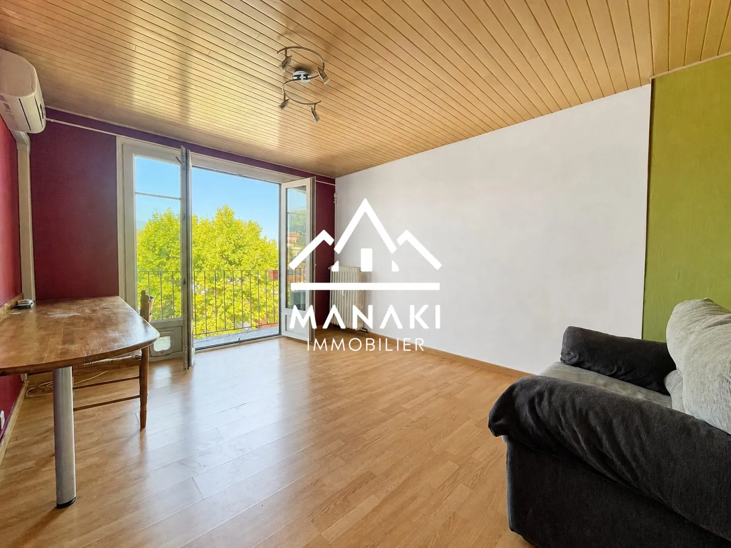 Studio à vendre à Céret avec balcon et cave, parfait pour investissement locatif