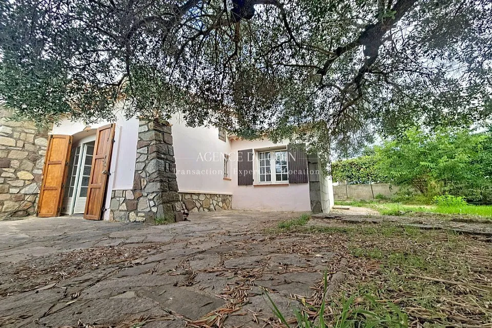 Maison à rénover avec grand jardin à Trans-en-Provence ~ Potentiel rare