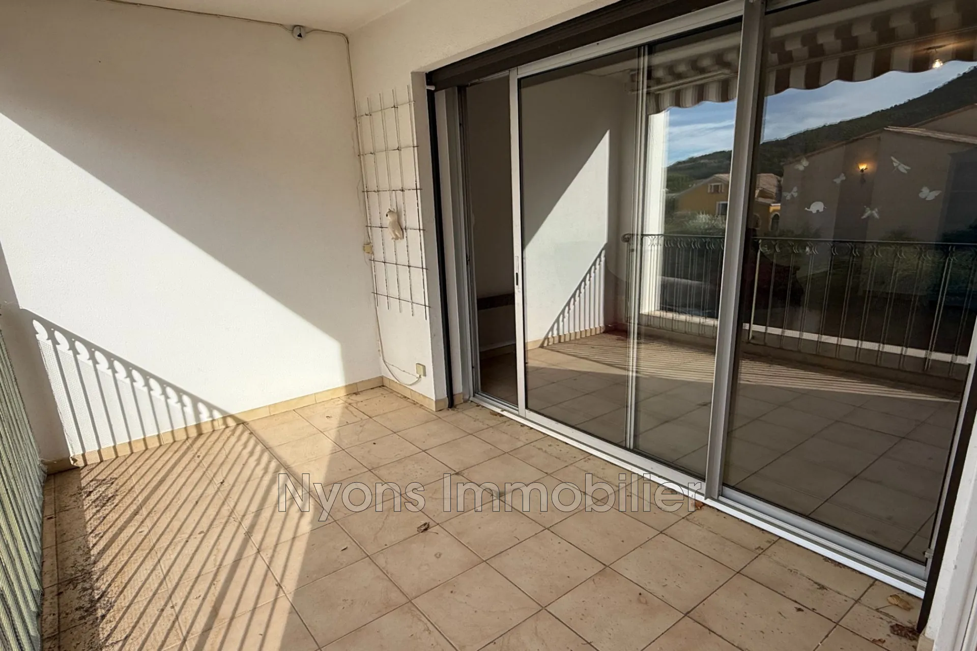 Vente Appartement 3 Pièces à Nyons avec Terrasse, Garage et Cave