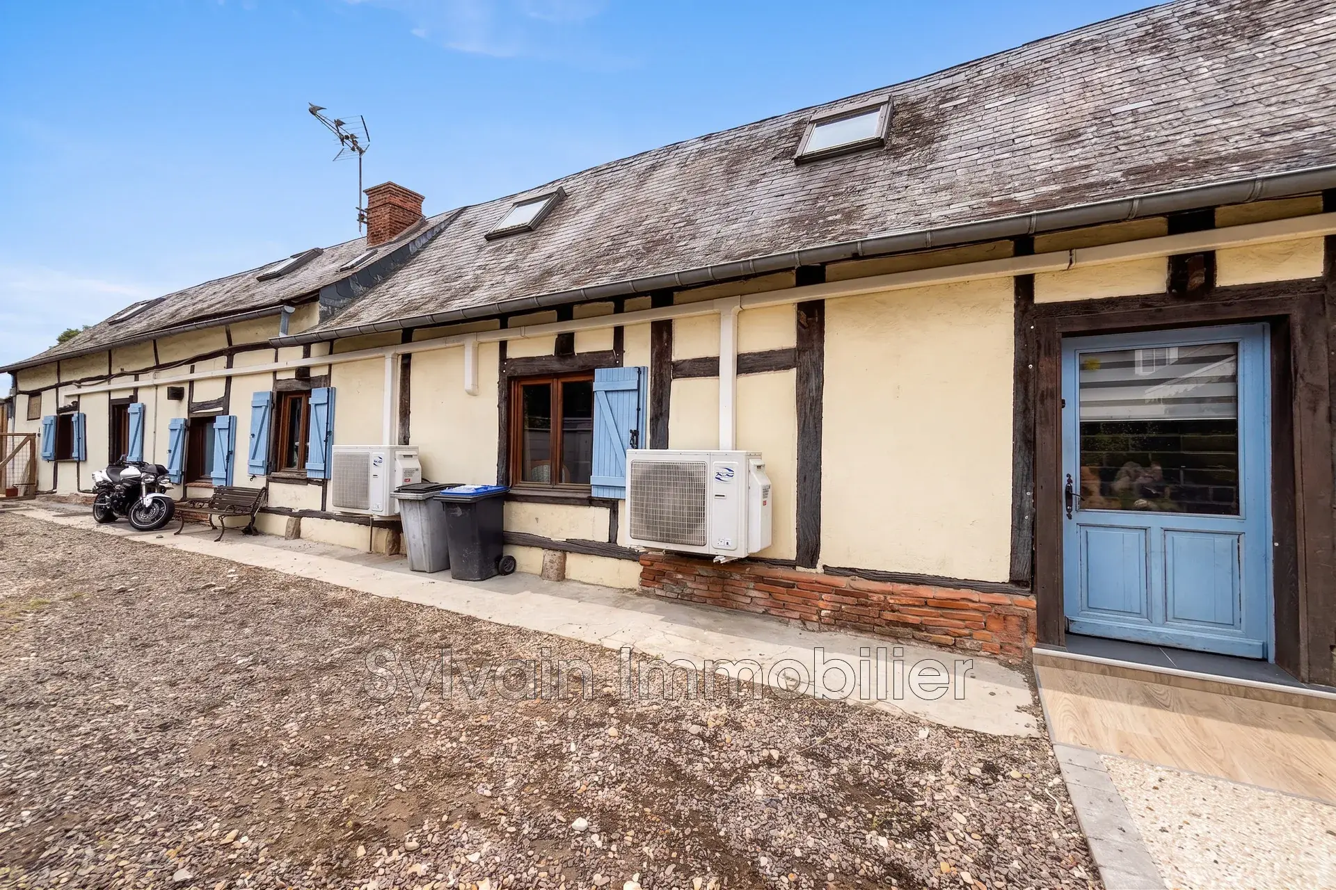 Belle maison ancienne avec grand terrain à Campeaux - 113 m²
