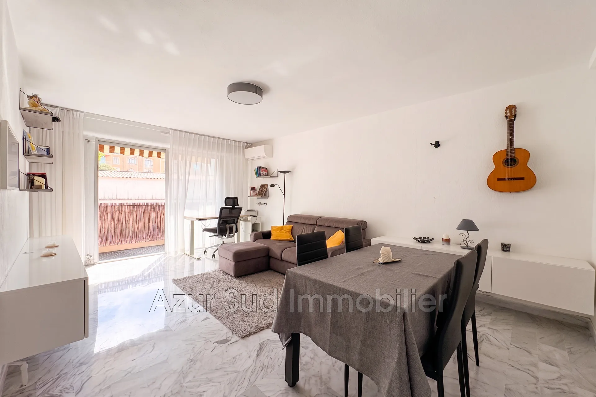 Appartement 2 pièces à Antibes avec terrasse et cave, proche plages et centre-ville