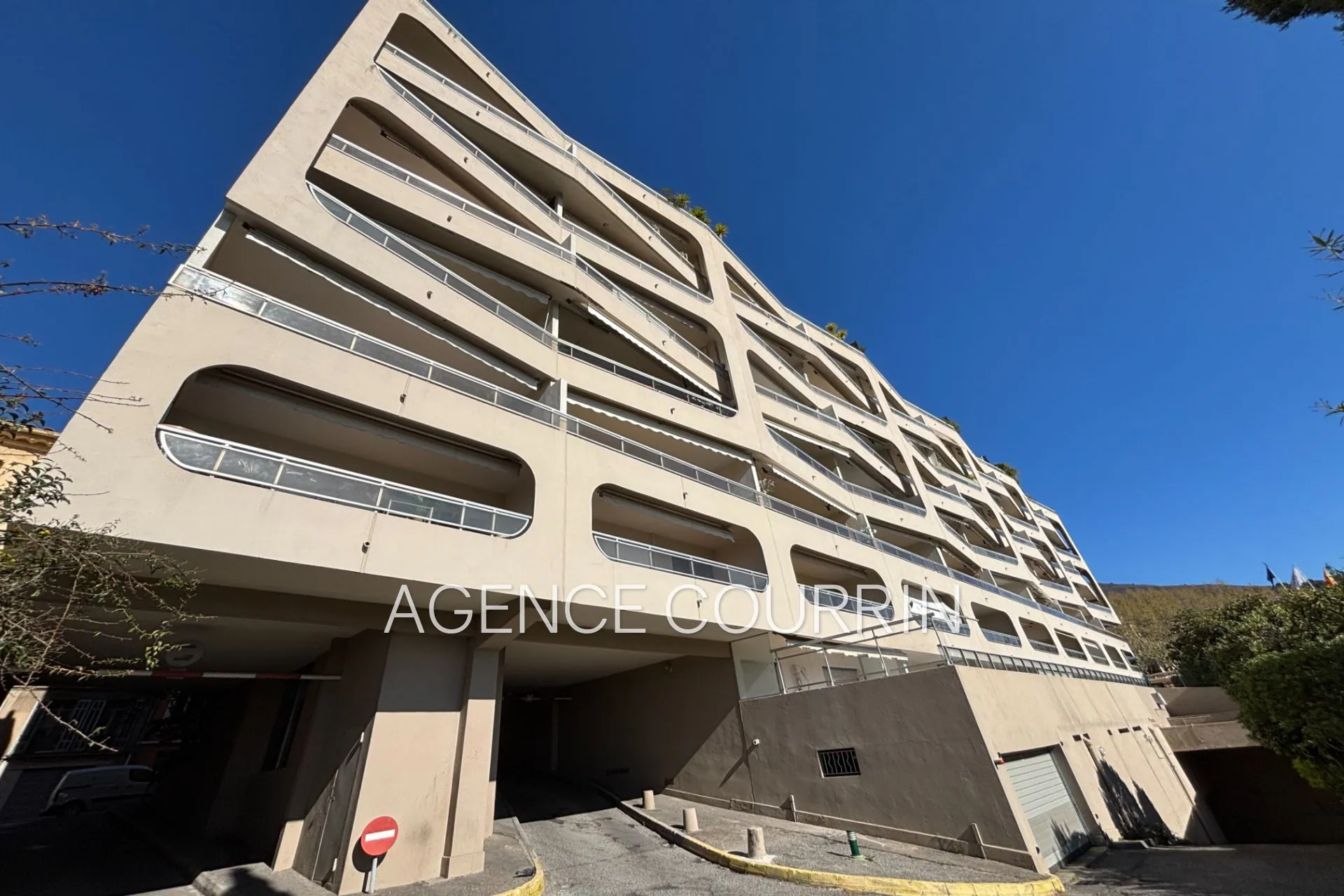 Vend appartement 3 pièces avec terrasse et vue panoramique à Grasse