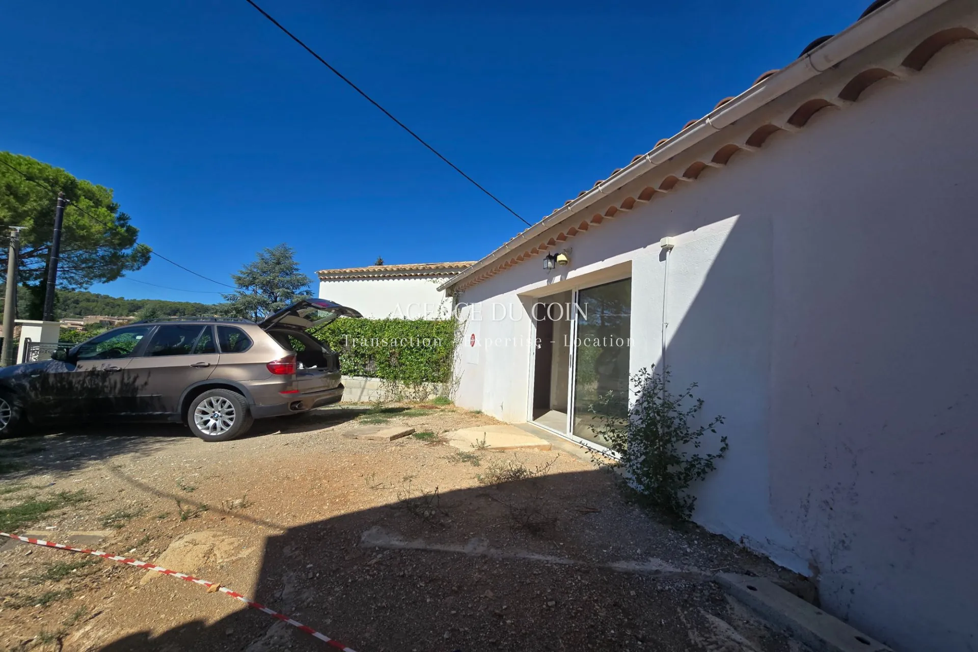 Maison à rénover avec jardin privatif à Trans-en-Provence – Opportunité rare