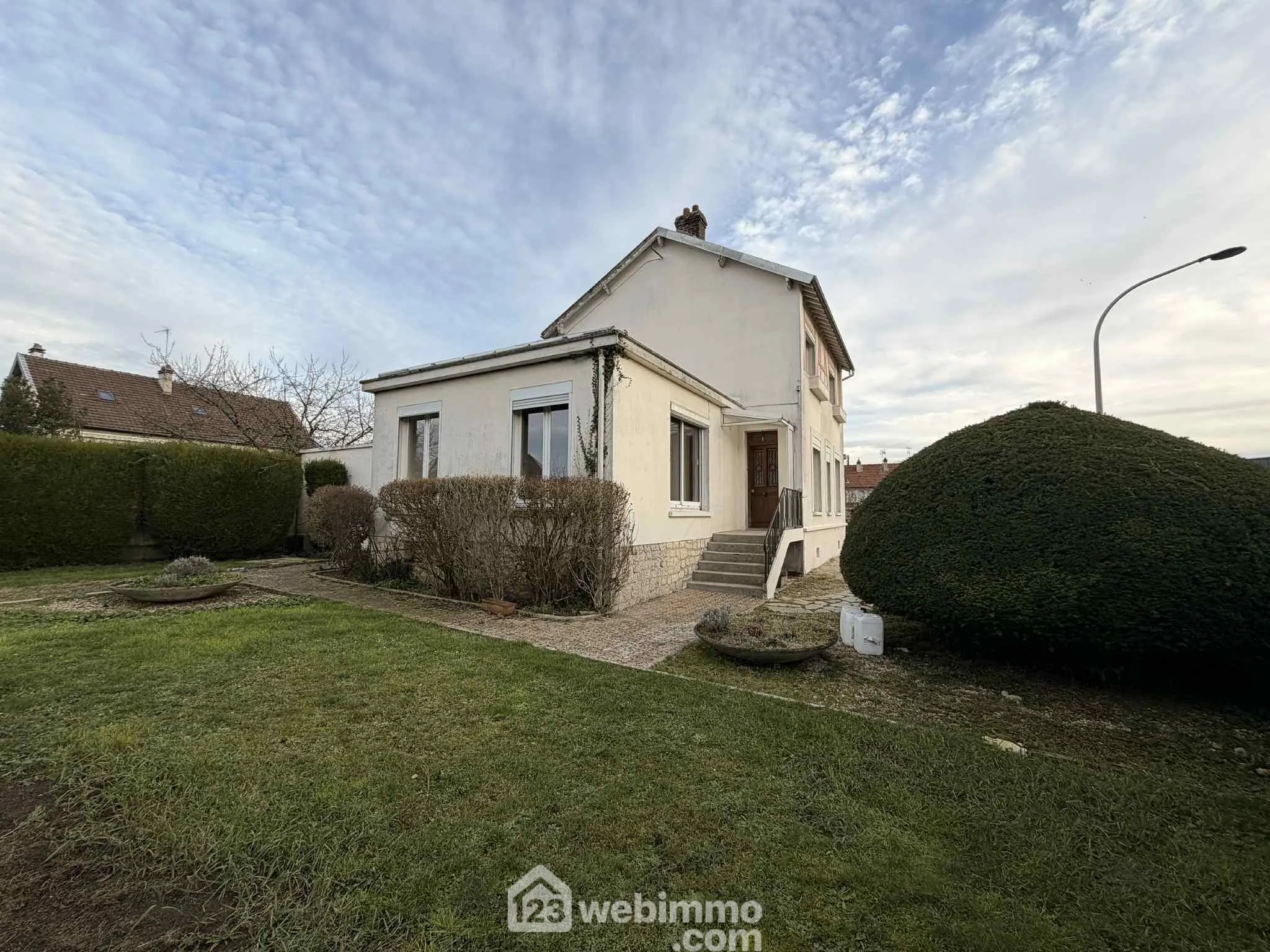 Belle maison de 163m² avec terrain à Laon - Prestations complètes