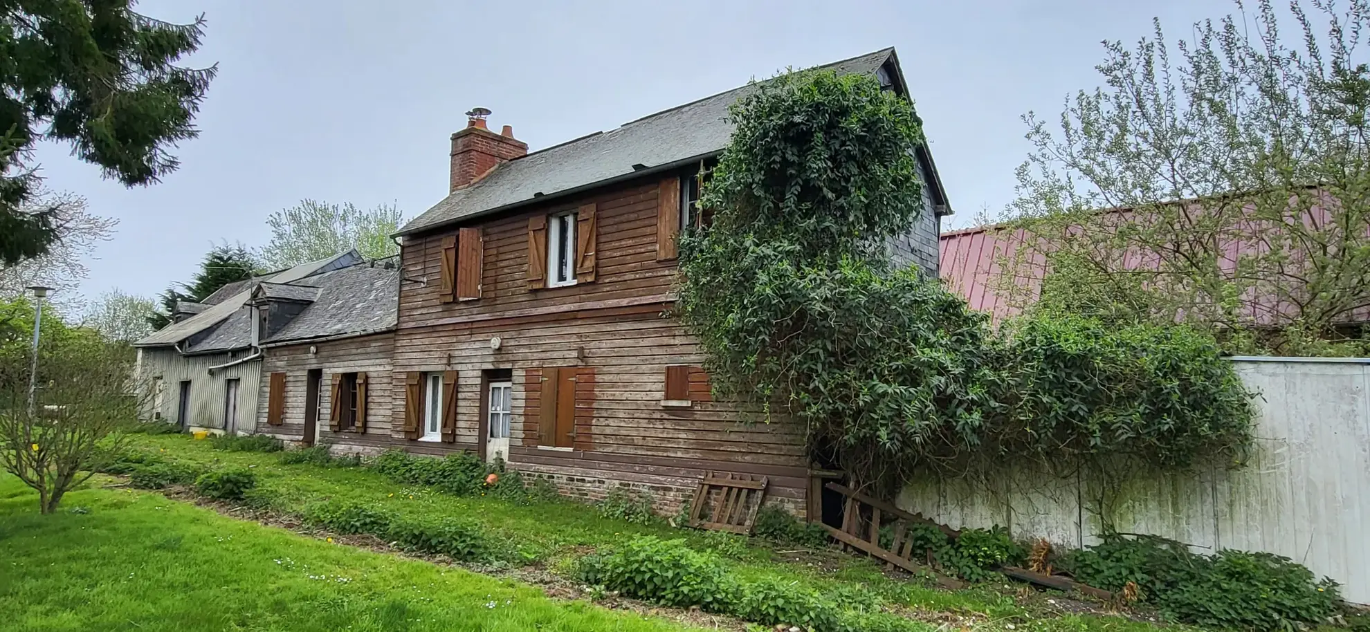 Ensemble immobilier à vendre à Saint Nicolas d'Aliermont, maisons à rénover sur terrain de 2120 m²