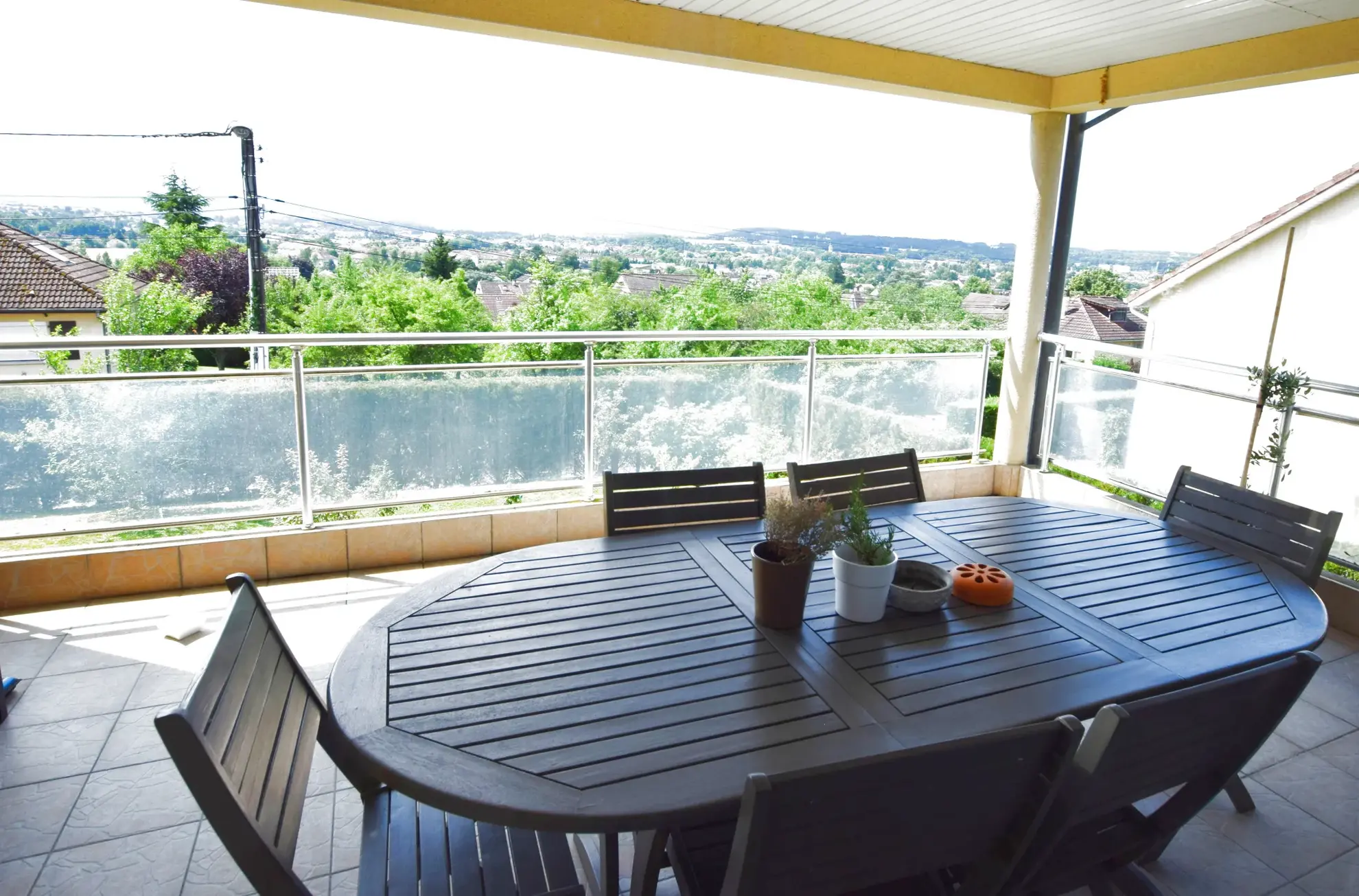 Superbe duplex 8 pièces avec terrasses, jardin privé et vue panoramique à Taillecourt