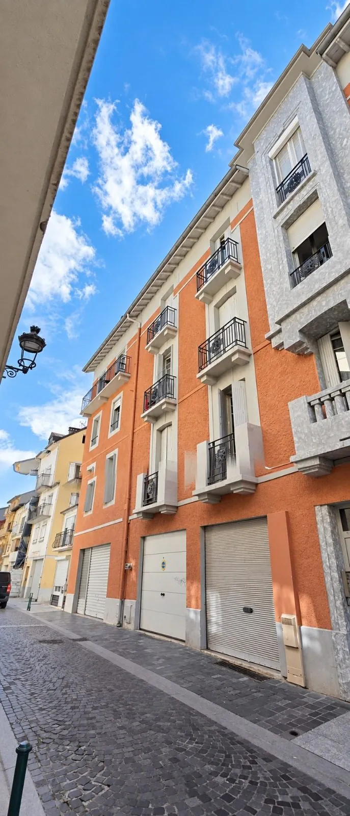 Studio à Lourdes avec balcon, emplacement privilégié au centre-ville