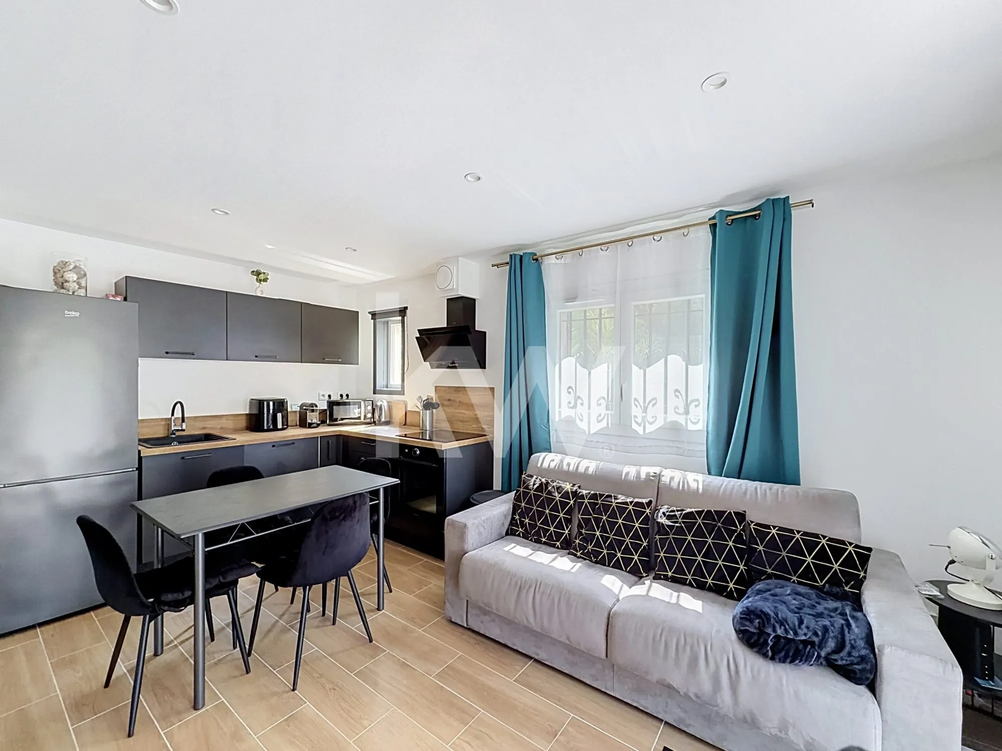 Appartement 2 pièces avec piscine et sécurité à Fréjus