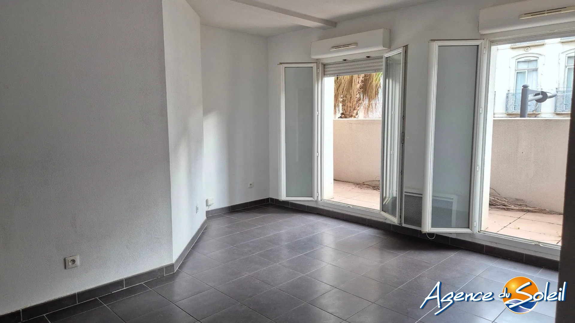 Appartement T3 récent avec terrasse et parking à Perpignan